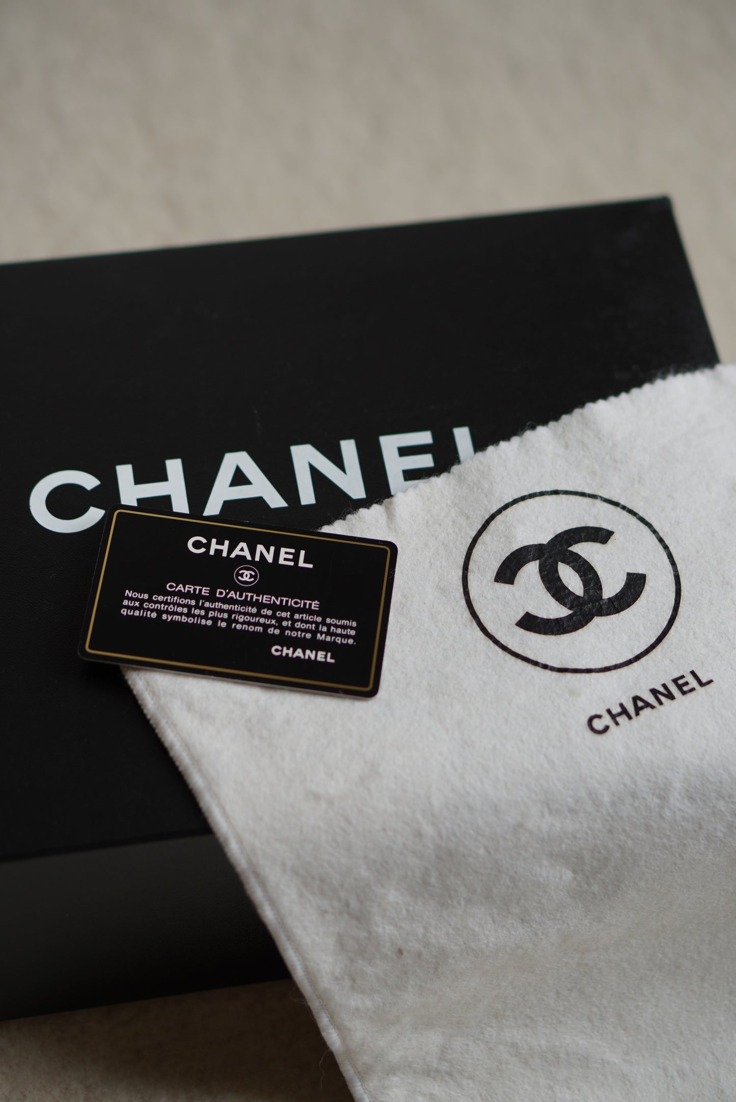 CHANEL CLASSIC MEDIUM DOUBLE FLAP