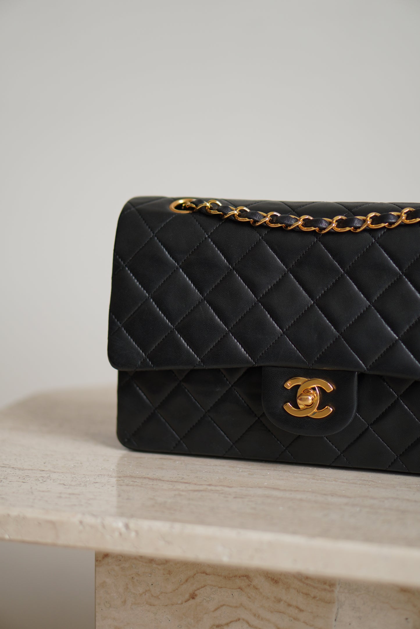 CHANEL CLASSIC MEDIUM DOUBLE FLAP