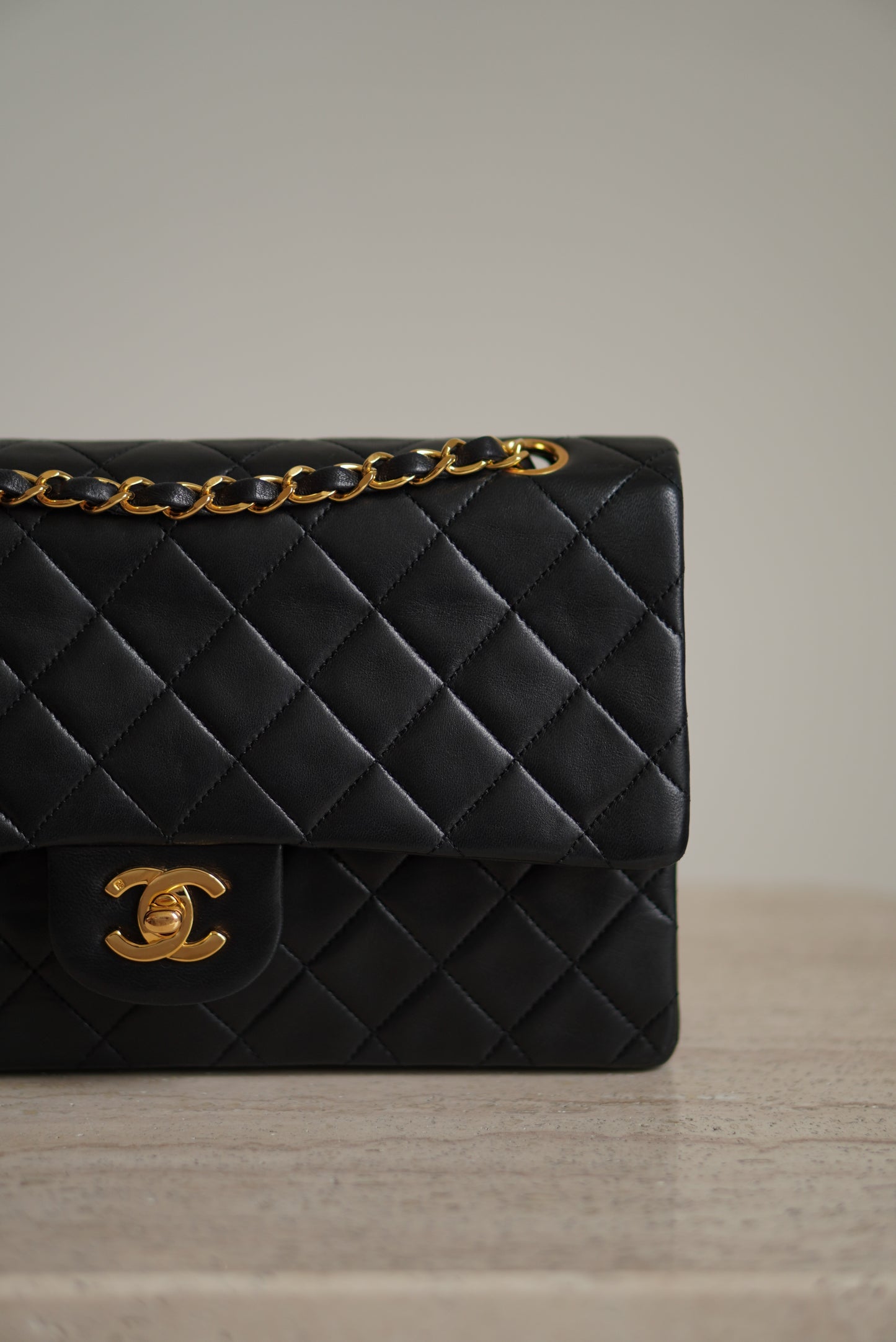CHANEL CLASSIC MEDIUM DOUBLE FLAP