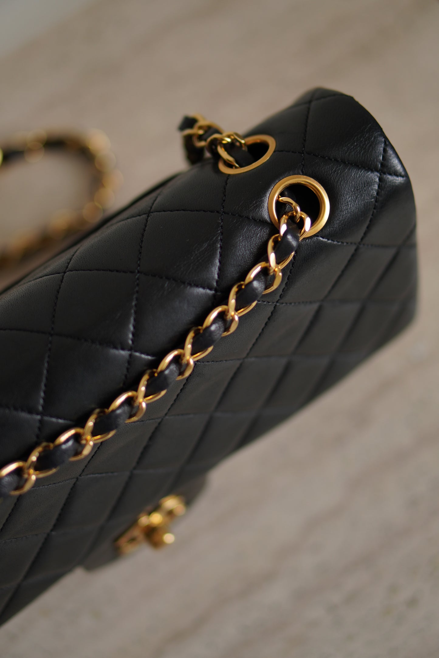 CHANEL CLASSIC MEDIUM DOUBLE FLAP