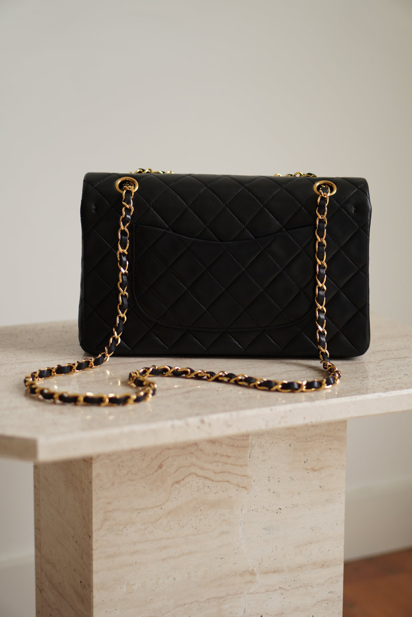 CHANEL CLASSIC MEDIUM DOUBLE FLAP