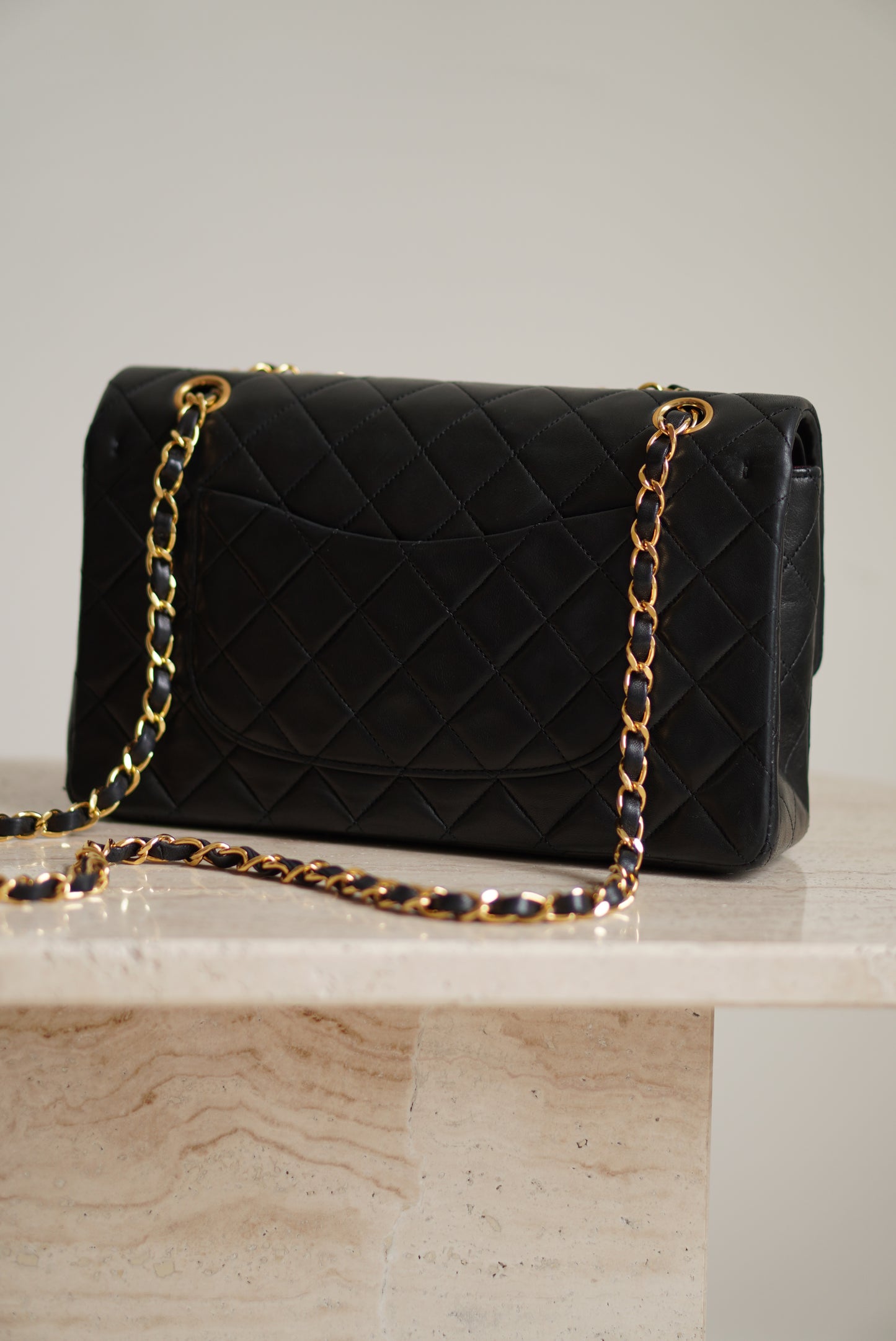 CHANEL CLASSIC MEDIUM DOUBLE FLAP