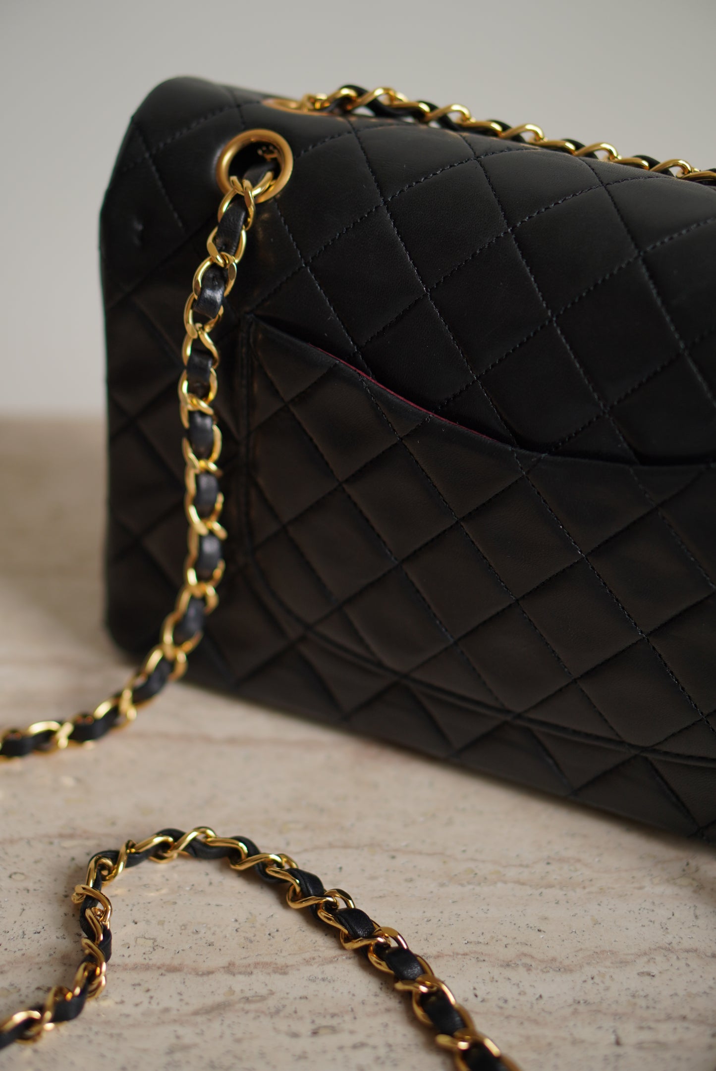 CHANEL CLASSIC MEDIUM DOUBLE FLAP