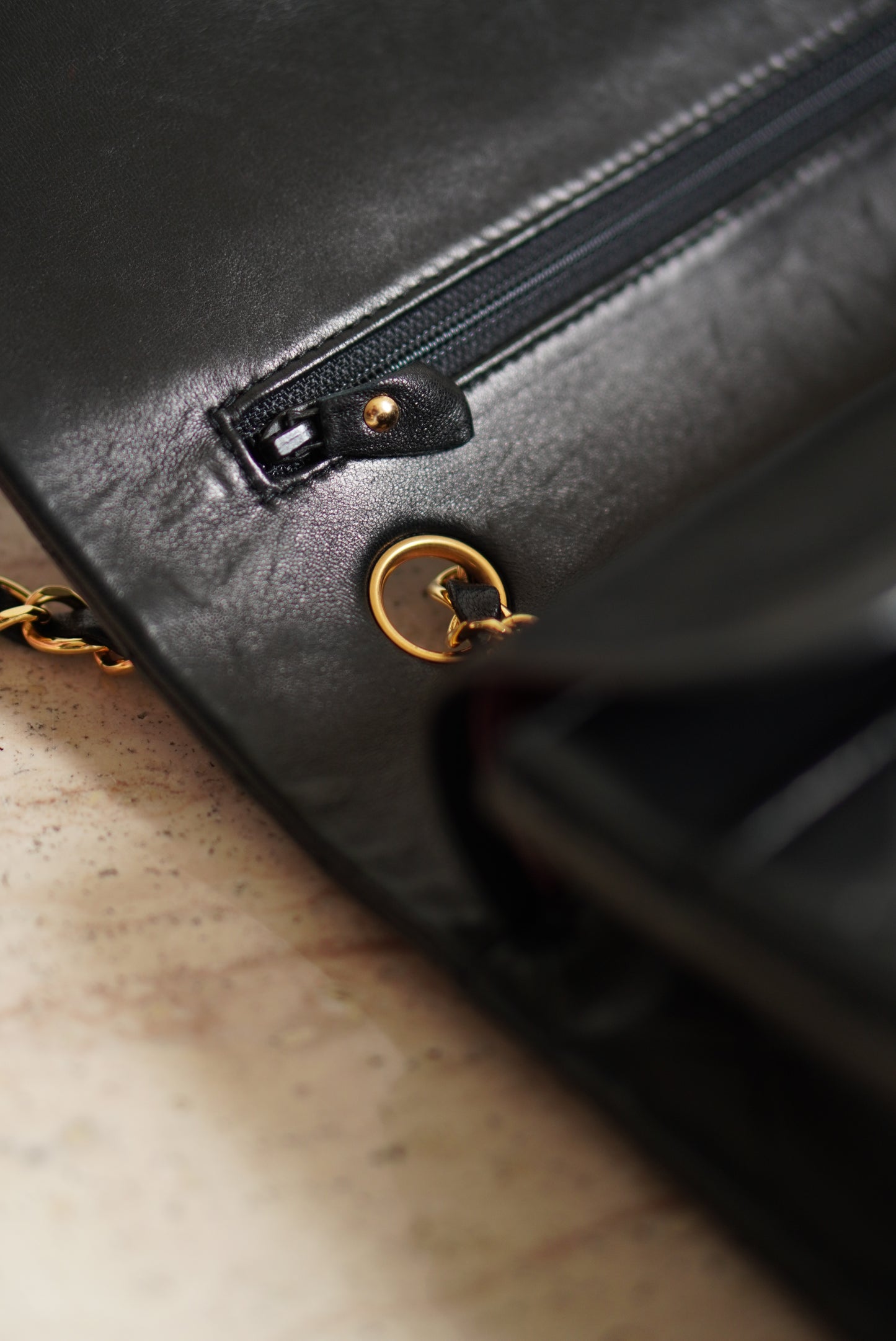 CHANEL CLASSIC MEDIUM DOUBLE FLAP