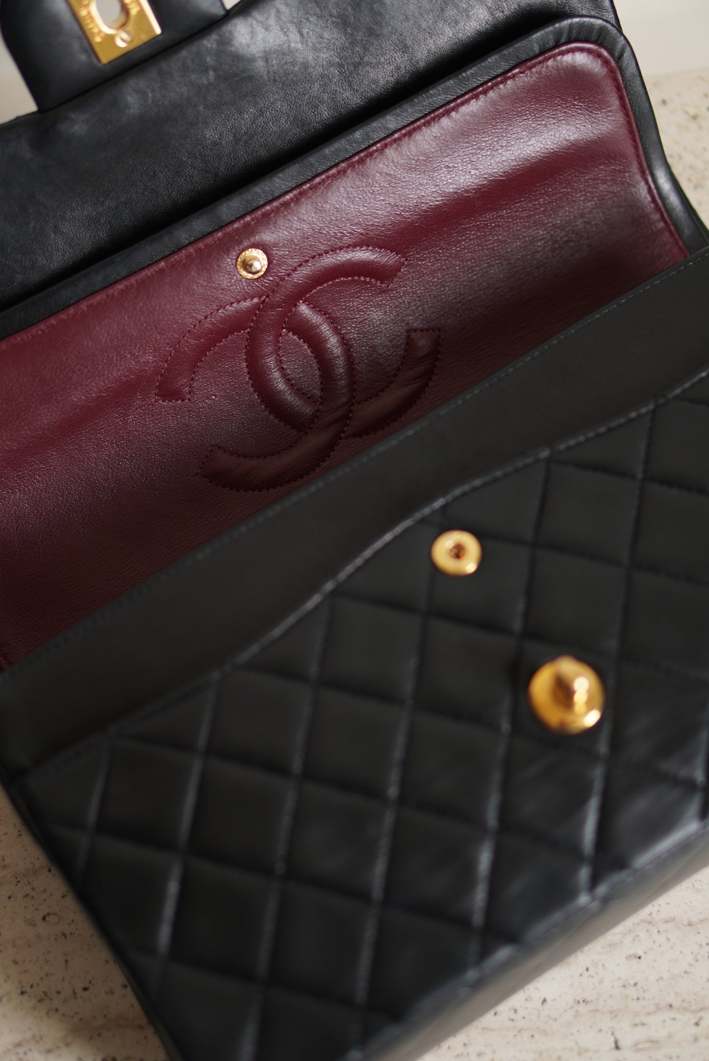 CHANEL CLASSIC MEDIUM DOUBLE FLAP