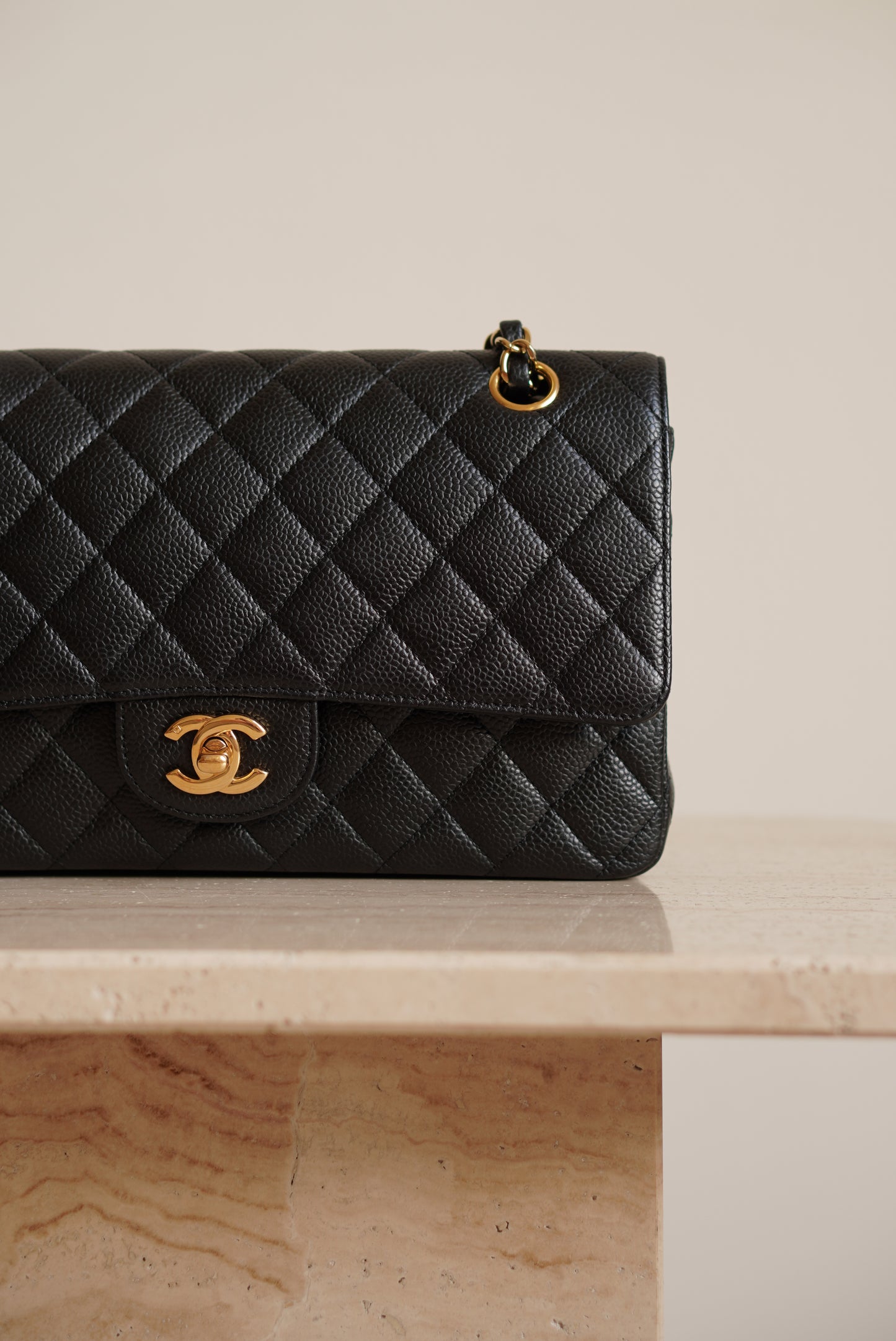 CHANEL CLASSIC MEDIUM DOUBLE FLAP