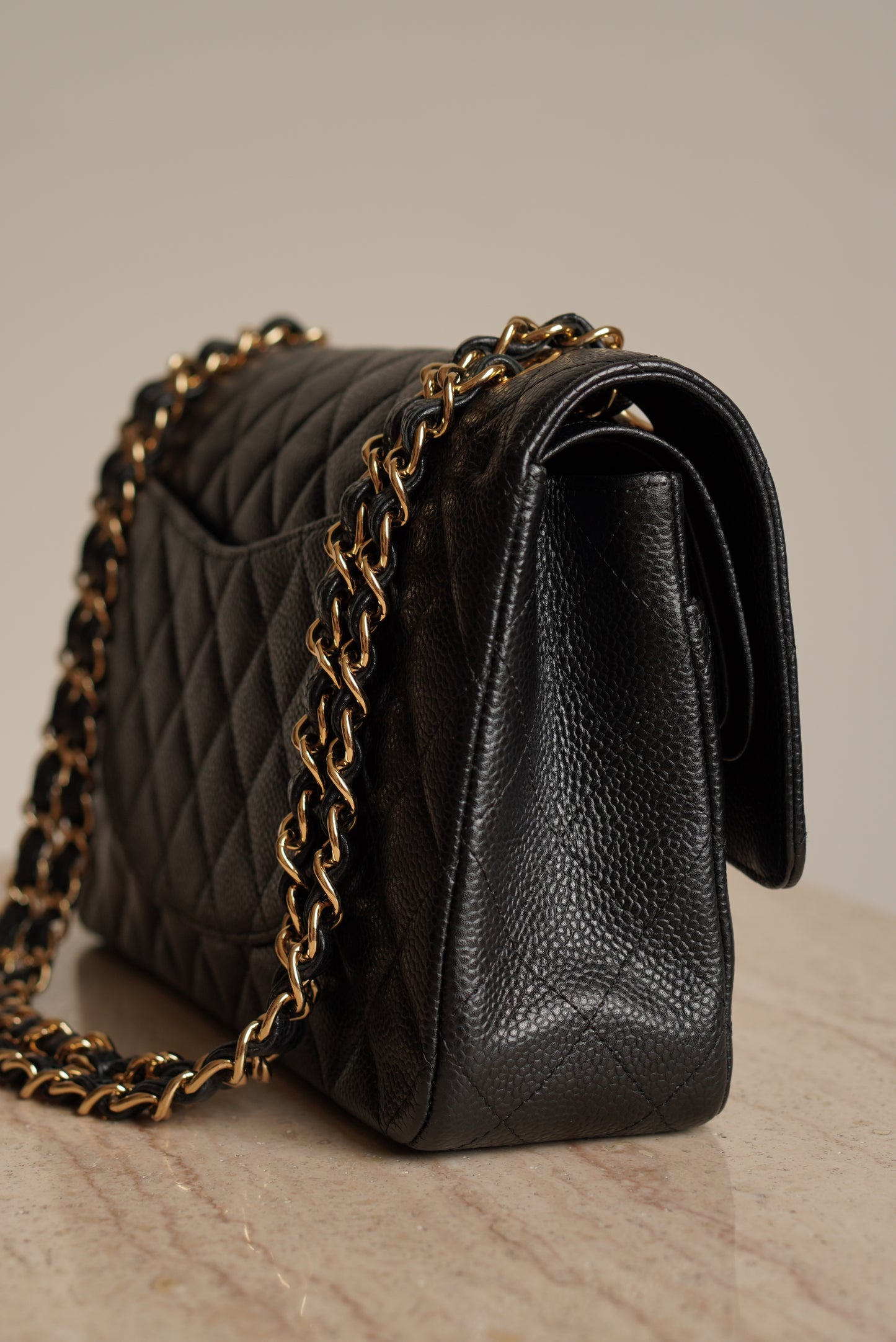 CHANEL CLASSIC MEDIUM DOUBLE FLAP