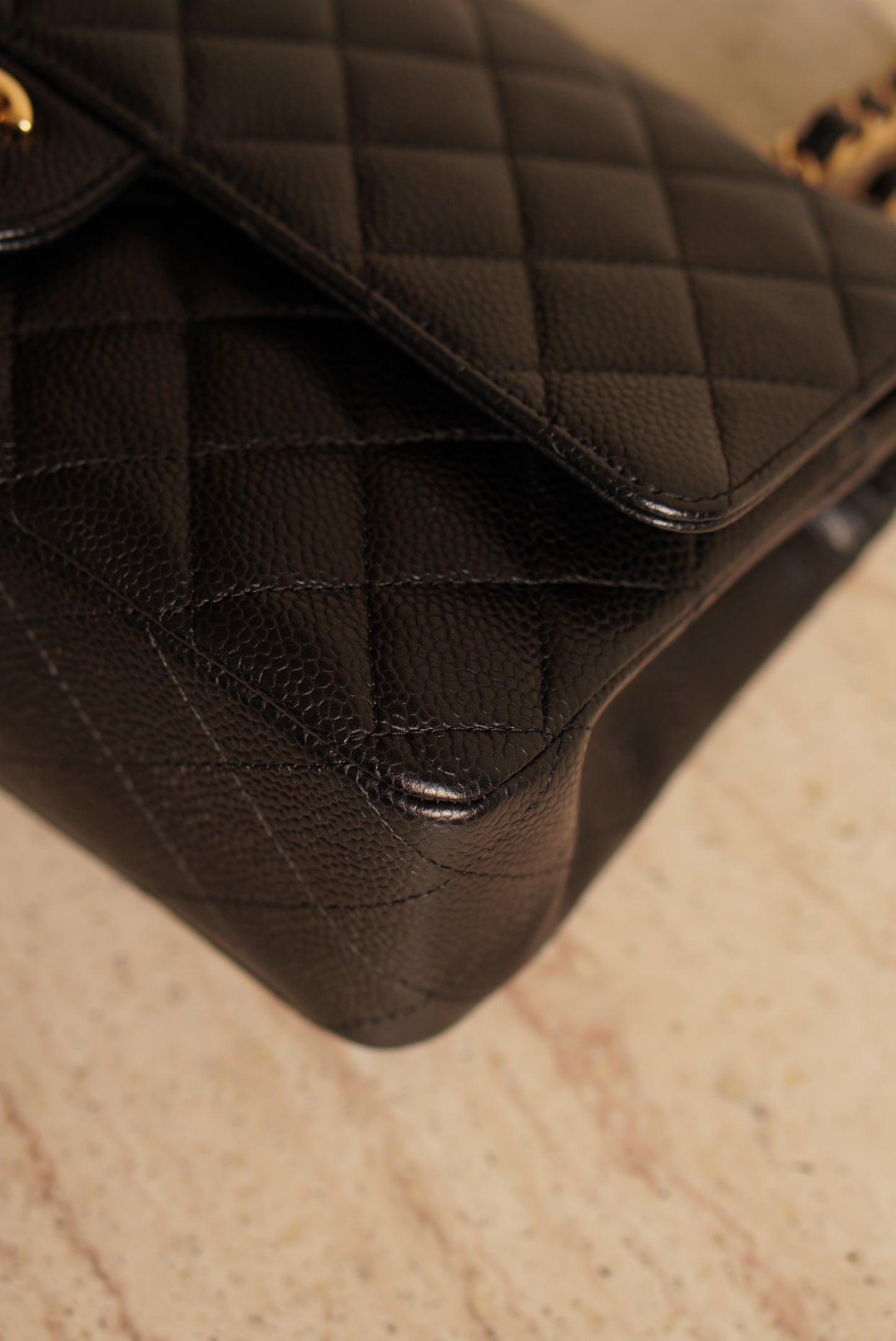 CHANEL CLASSIC MEDIUM DOUBLE FLAP