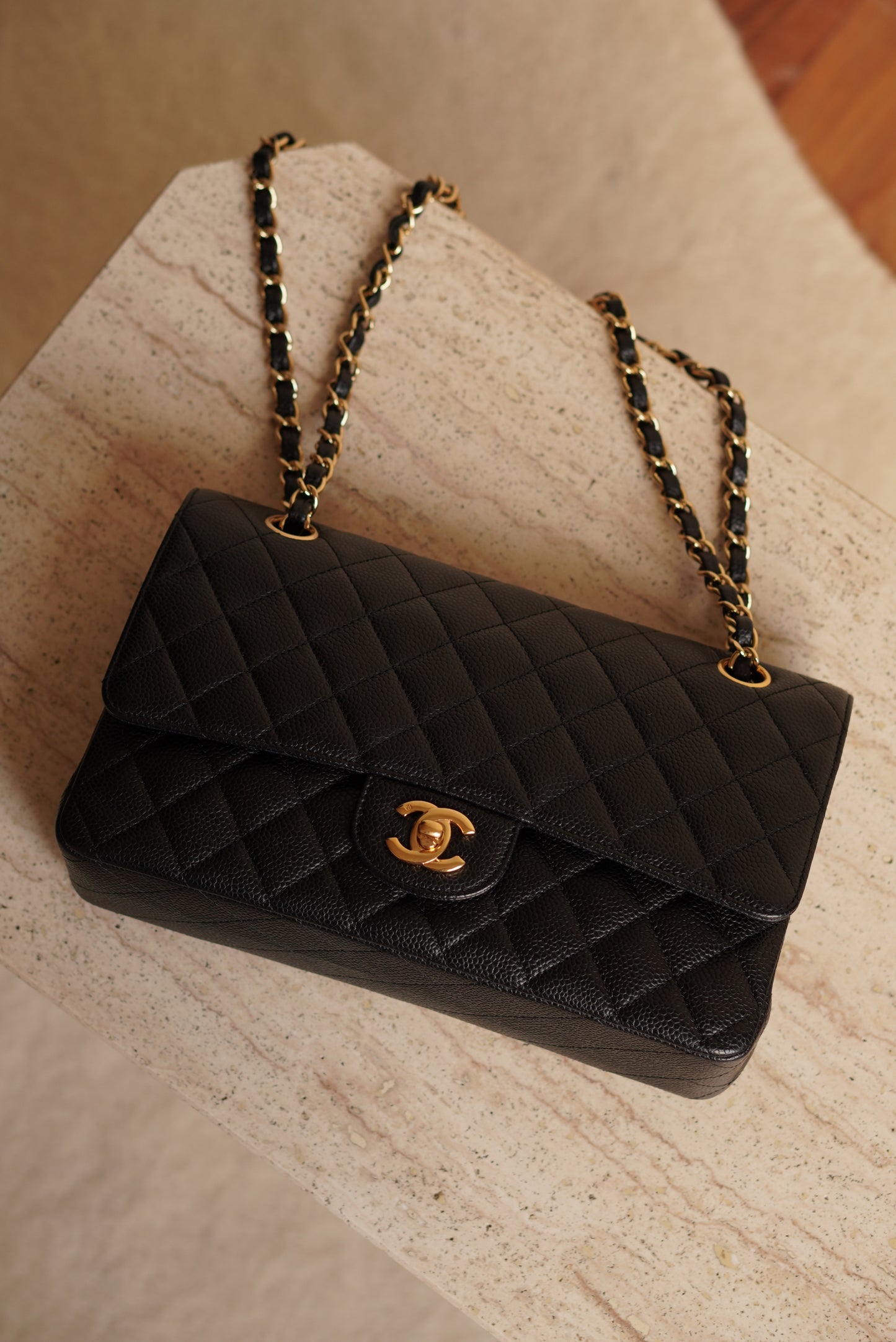 CHANEL CLASSIC MEDIUM DOUBLE FLAP