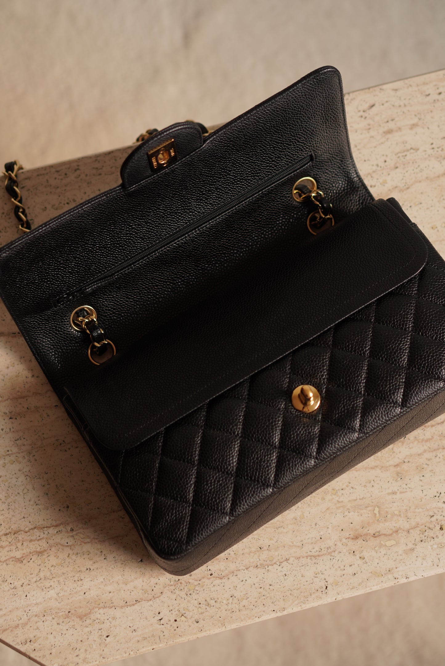 CHANEL CLASSIC MEDIUM DOUBLE FLAP