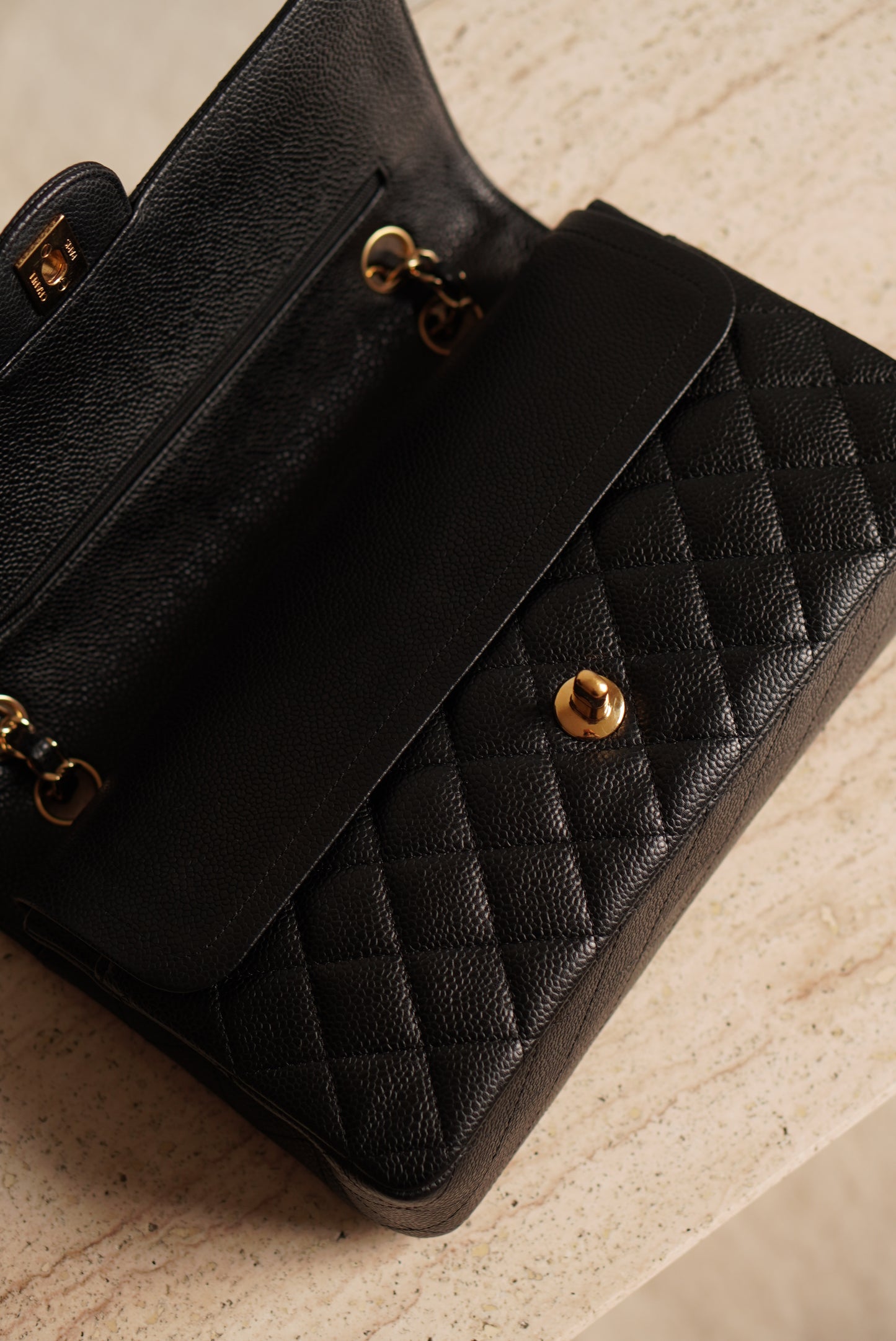 CHANEL CLASSIC MEDIUM DOUBLE FLAP