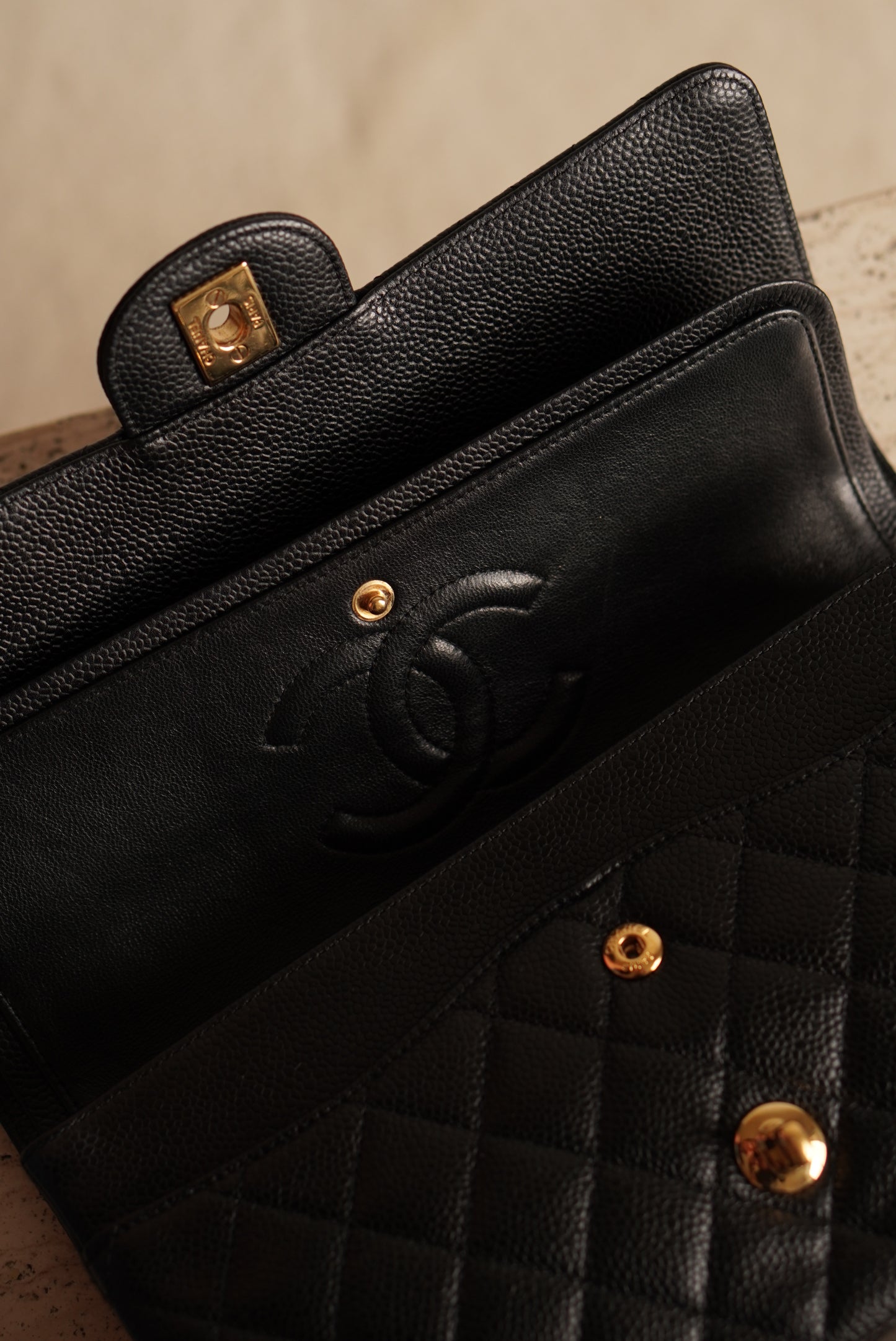 CHANEL CLASSIC MEDIUM DOUBLE FLAP