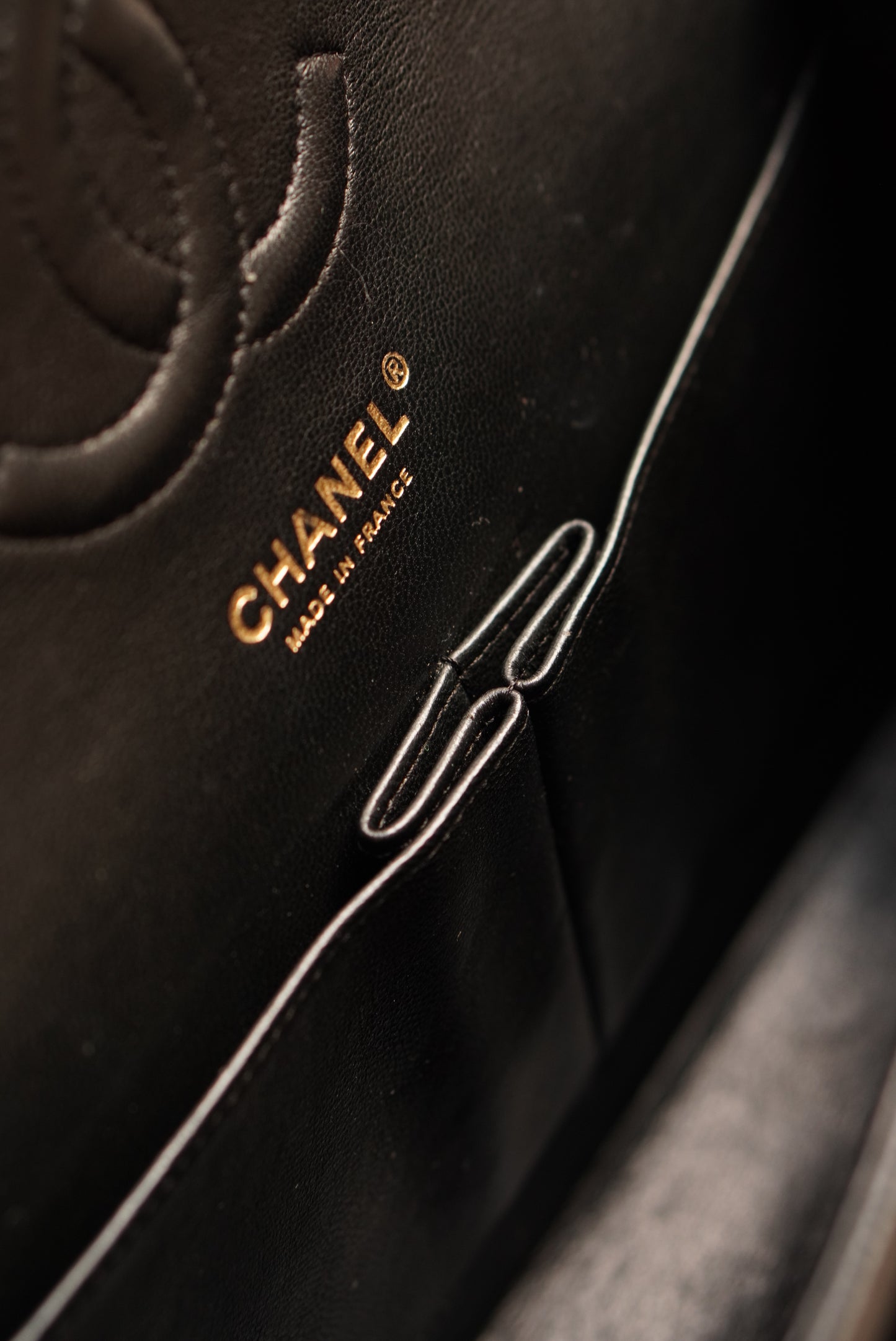 CHANEL CLASSIC MEDIUM DOUBLE FLAP