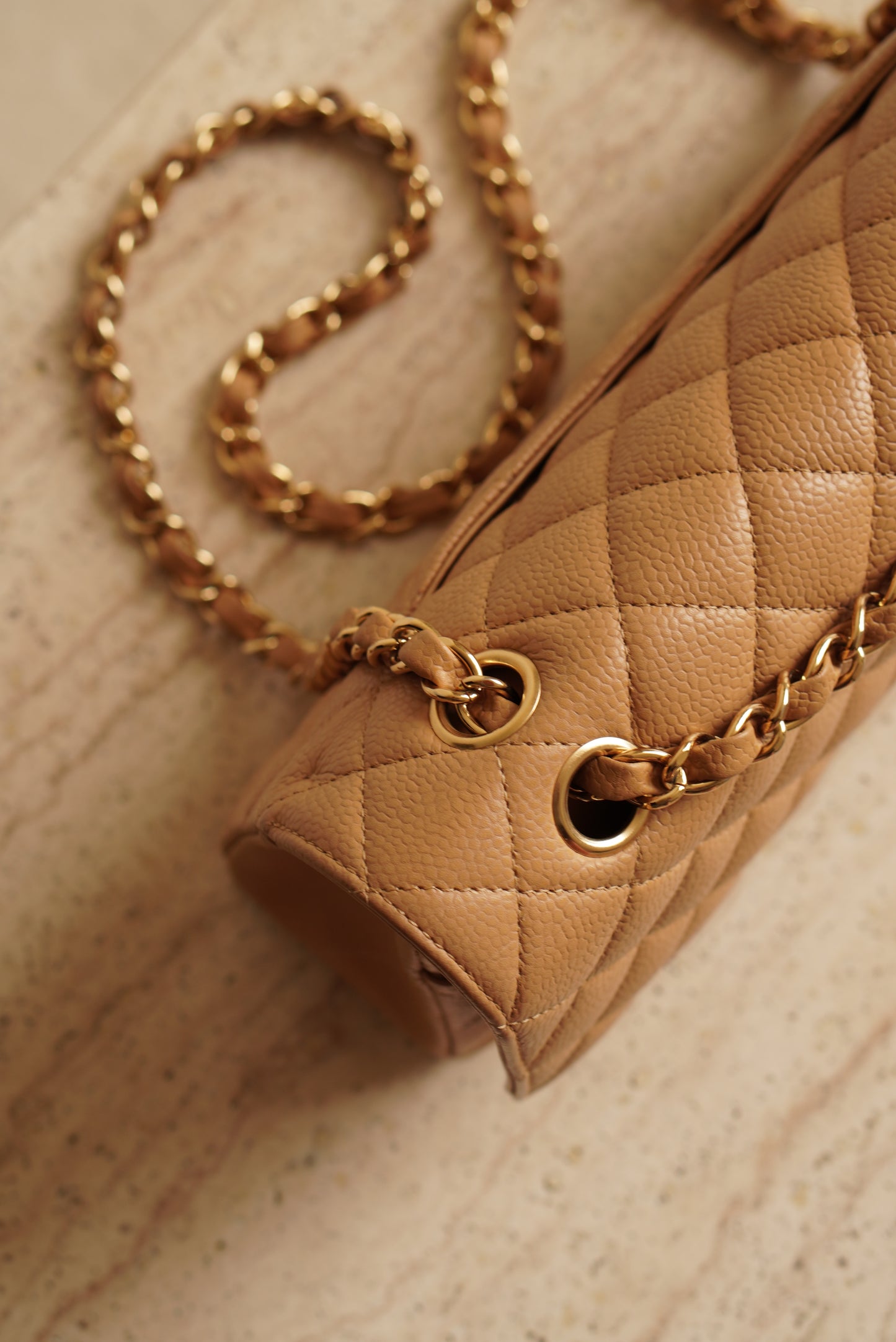 CHANEL CLASSIC MEDIUM DOUBLE FLAP