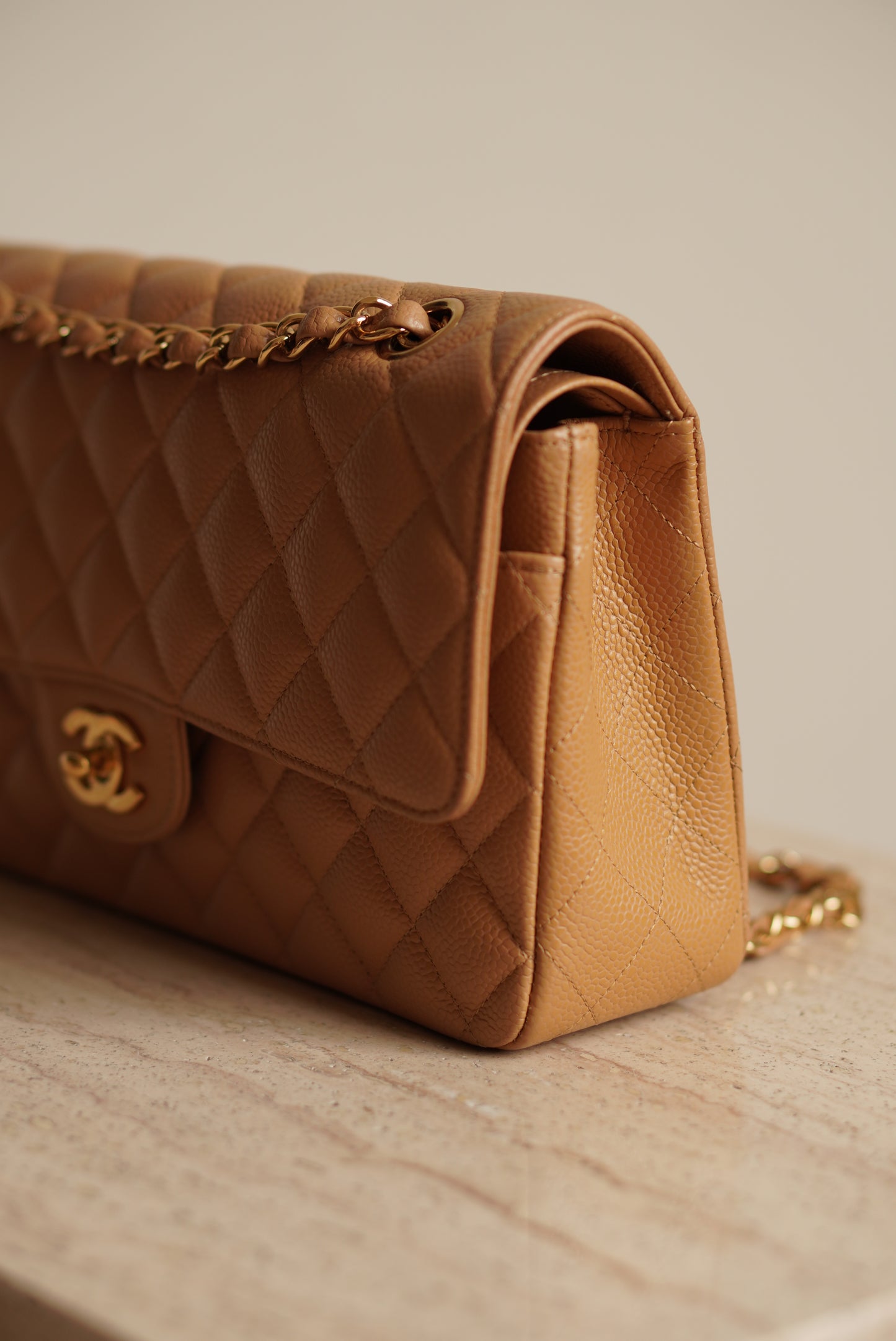 CHANEL CLASSIC MEDIUM DOUBLE FLAP