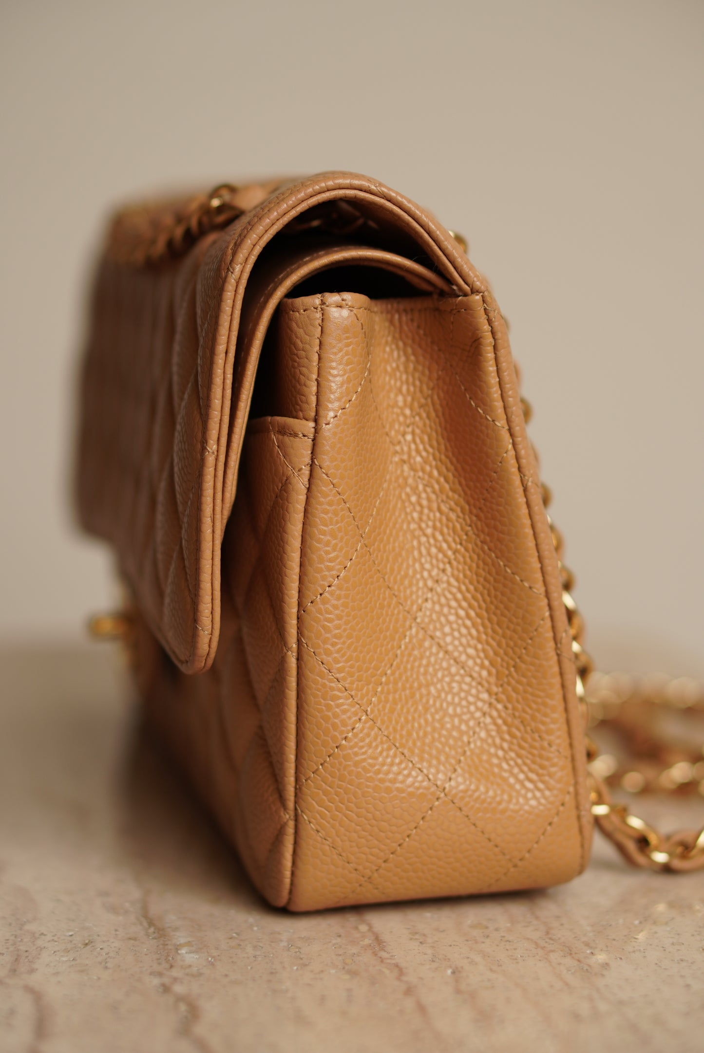 CHANEL CLASSIC MEDIUM DOUBLE FLAP
