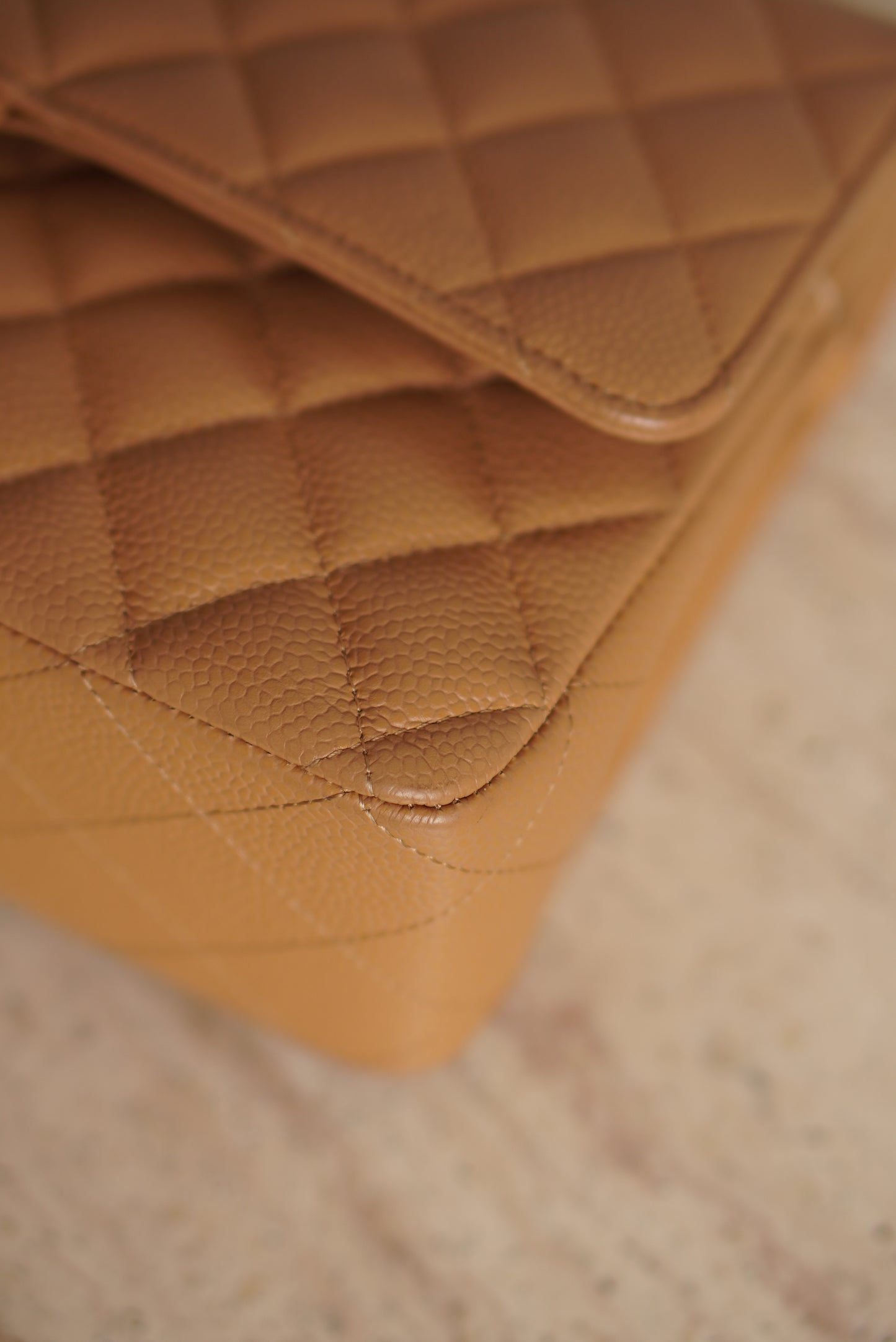 CHANEL CLASSIC MEDIUM DOUBLE FLAP