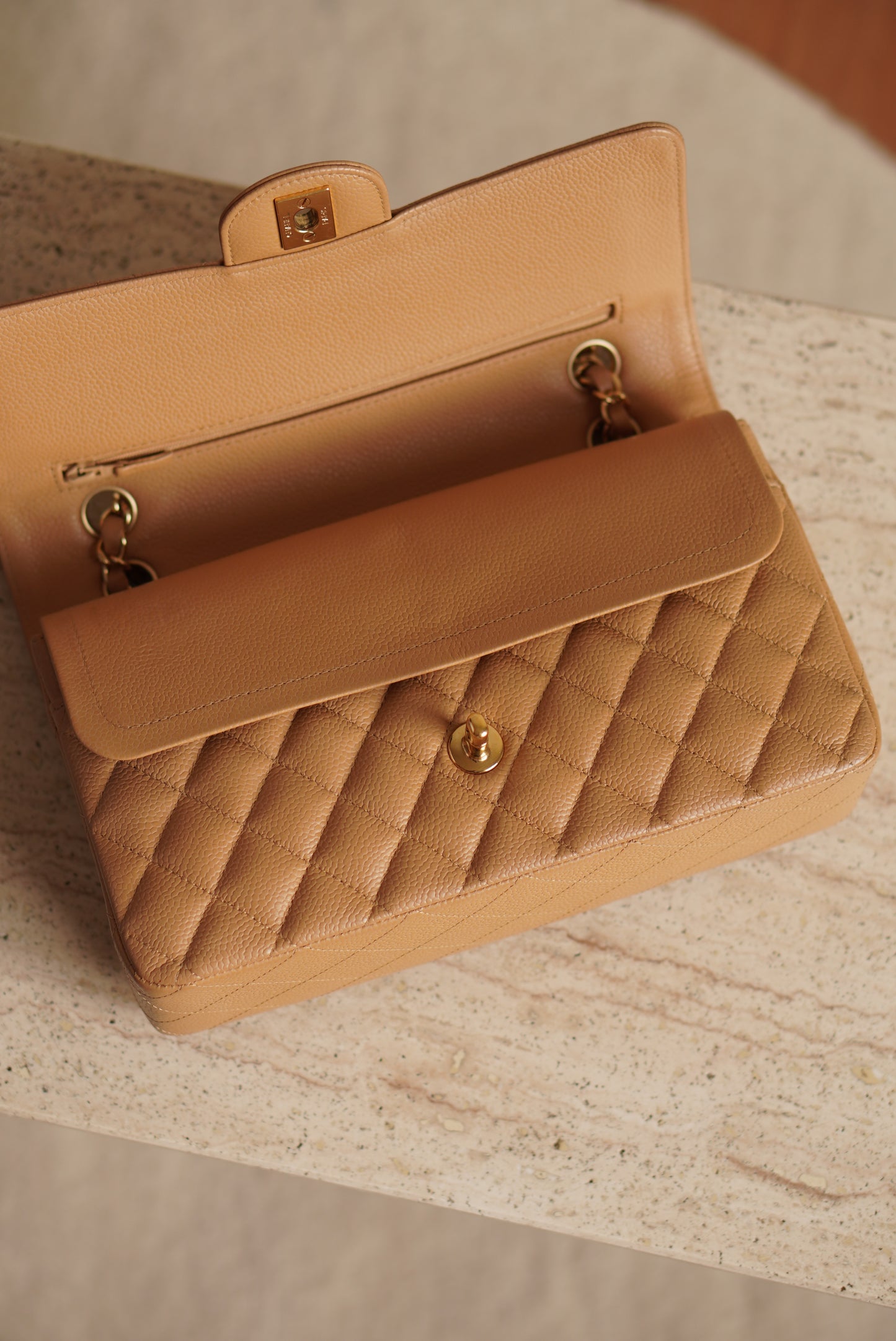 CHANEL CLASSIC MEDIUM DOUBLE FLAP