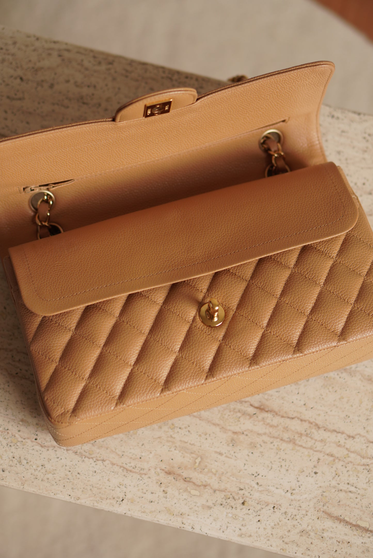 CHANEL CLASSIC MEDIUM DOUBLE FLAP