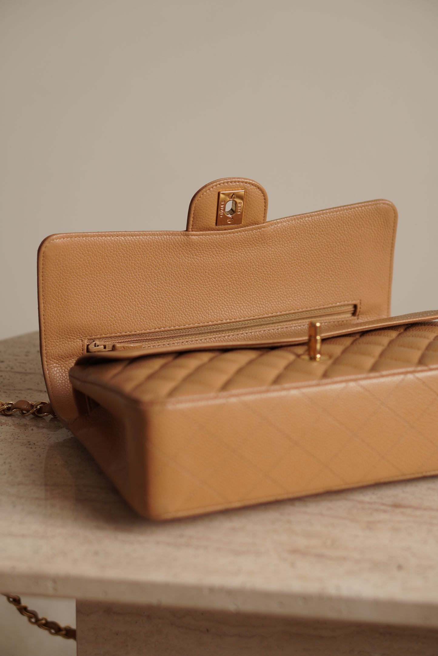 CHANEL CLASSIC MEDIUM DOUBLE FLAP