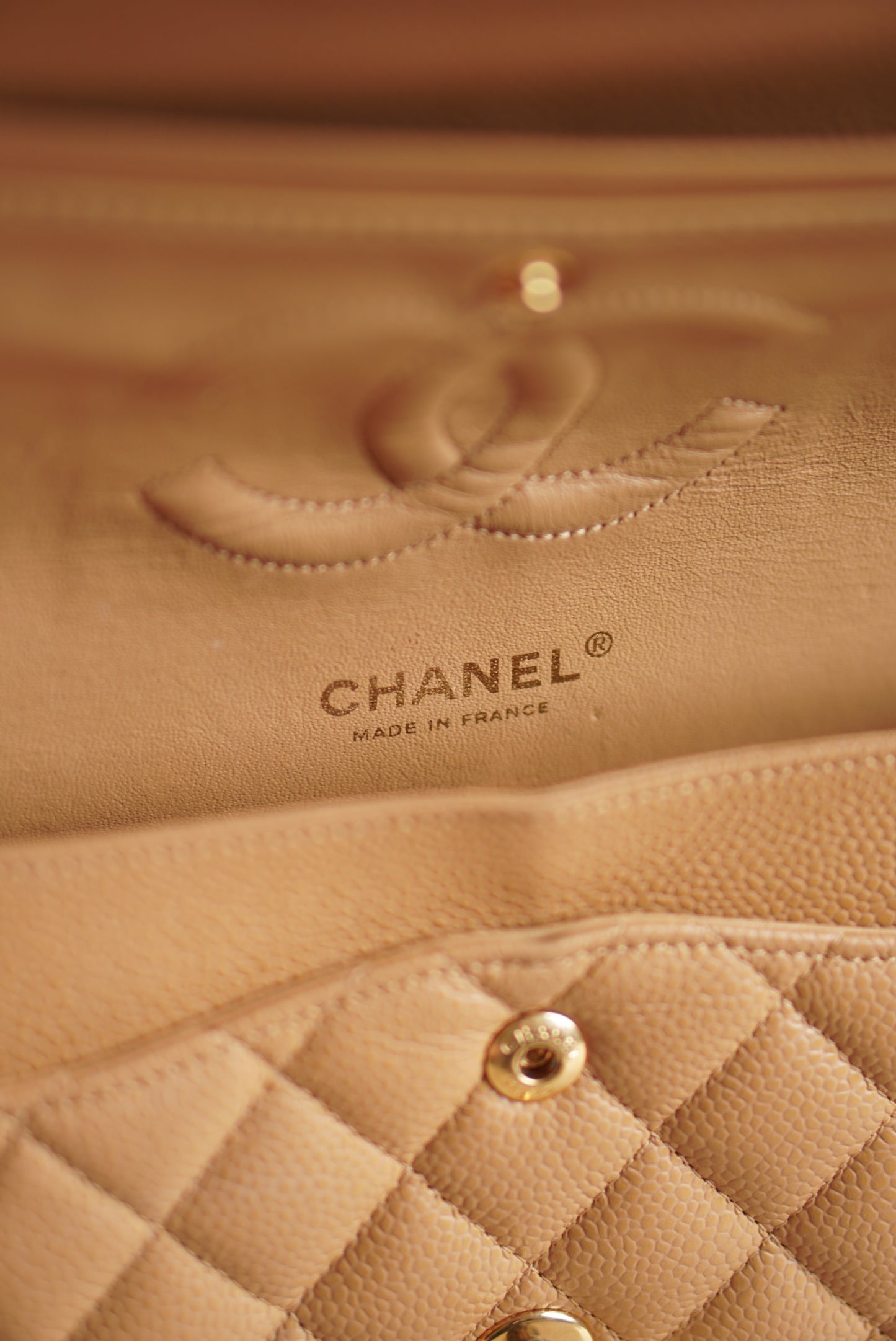 CHANEL CLASSIC MEDIUM DOUBLE FLAP