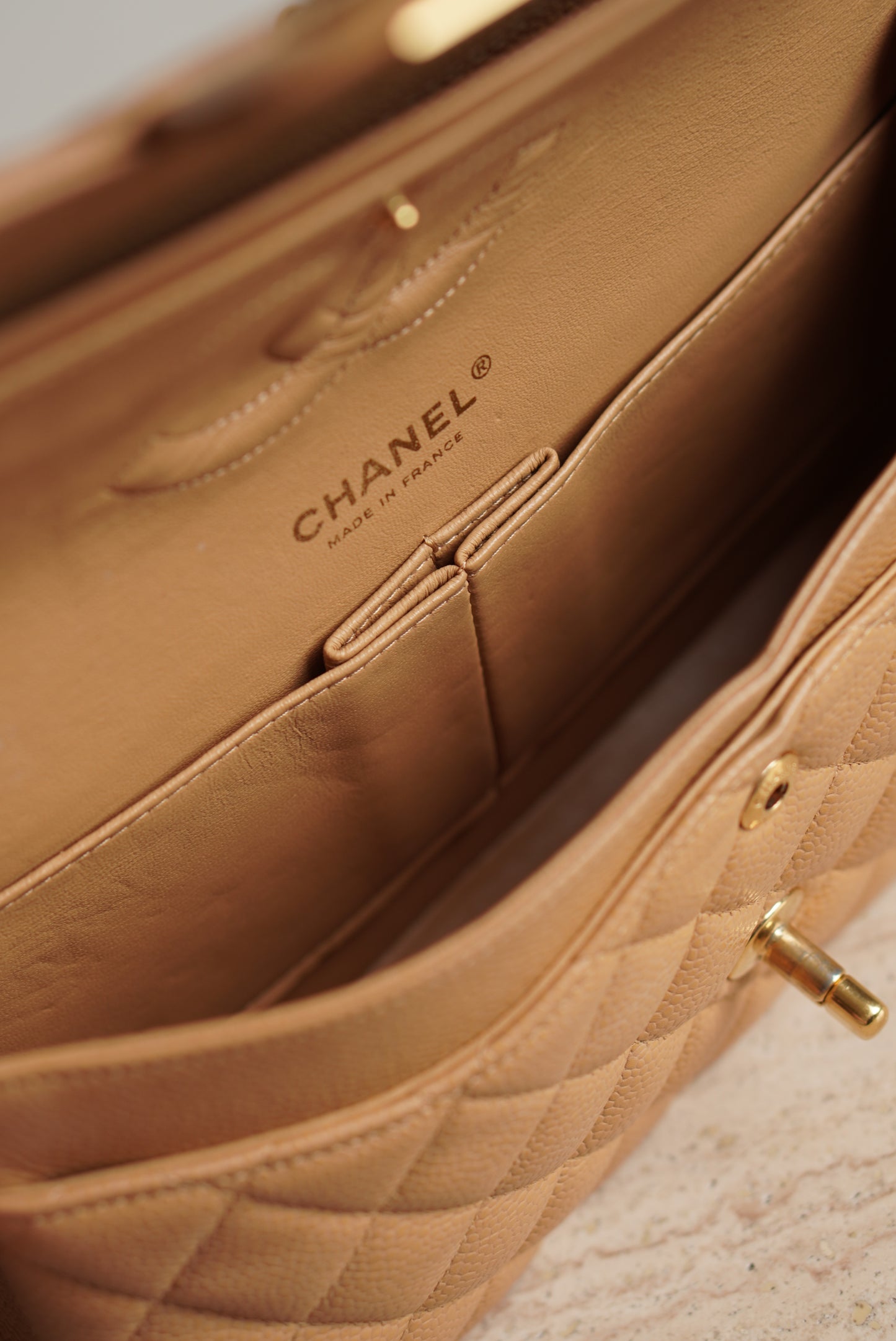 CHANEL CLASSIC MEDIUM DOUBLE FLAP
