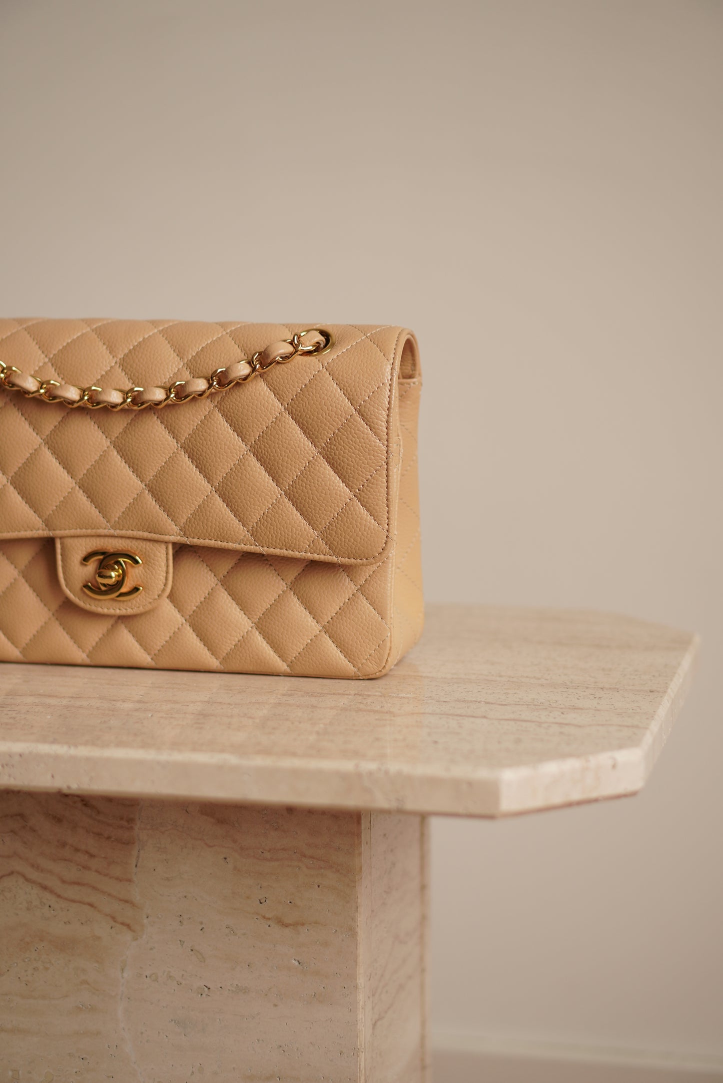 CHANEL CLASSIC MEDIUM DOUBLE FLAP | BEIGE