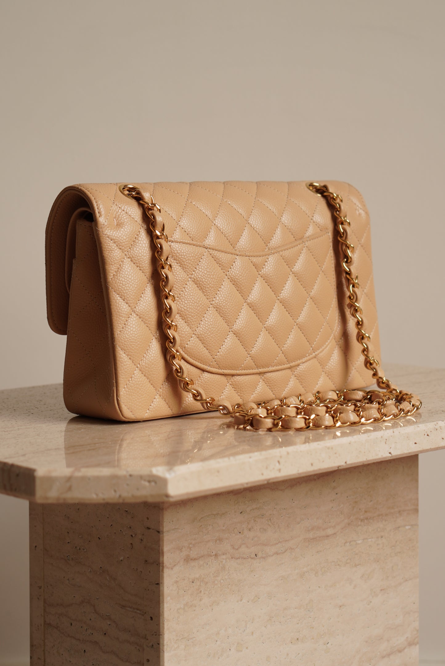 CHANEL CLASSIC MEDIUM DOUBLE FLAP | BEIGE