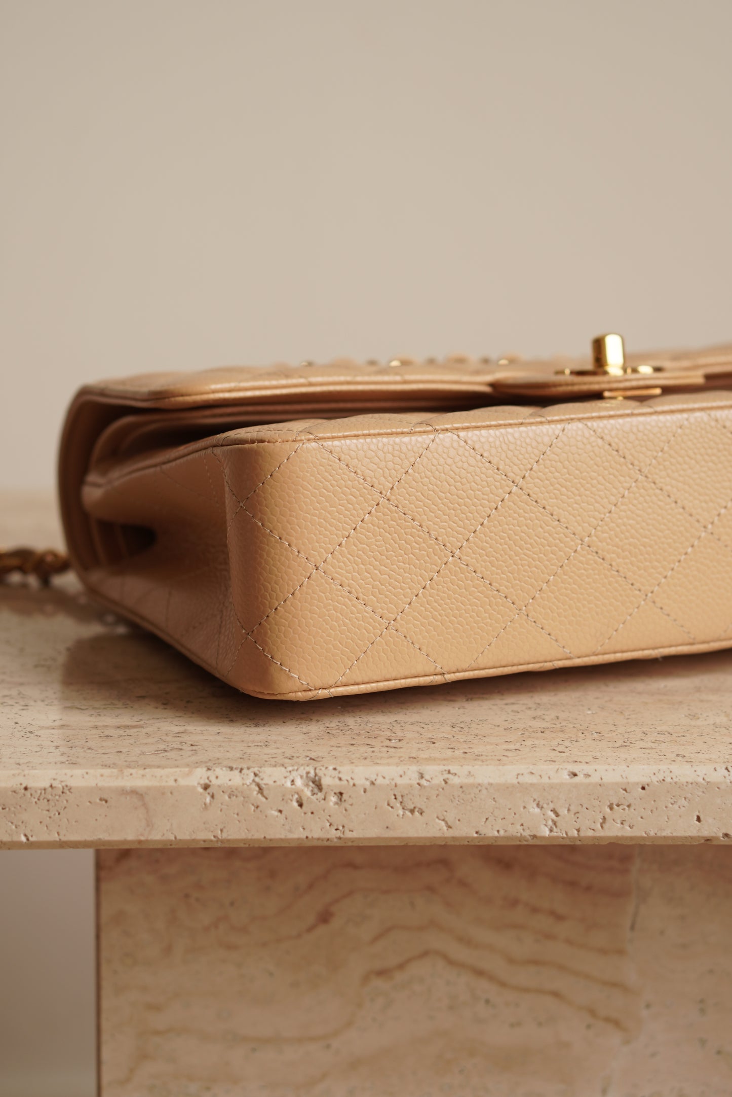 CHANEL CLASSIC MEDIUM DOUBLE FLAP | BEIGE