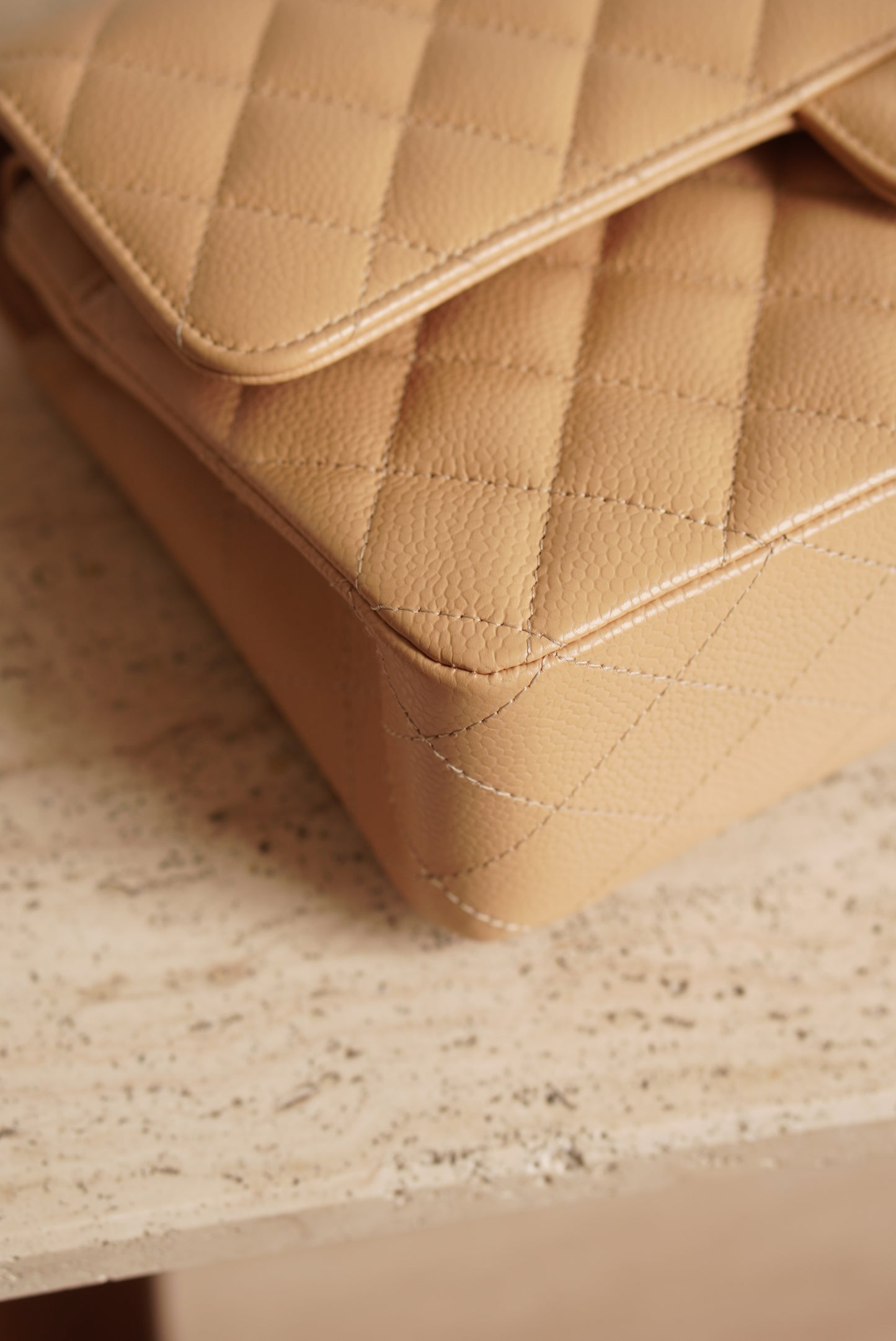 CHANEL CLASSIC MEDIUM DOUBLE FLAP | BEIGE