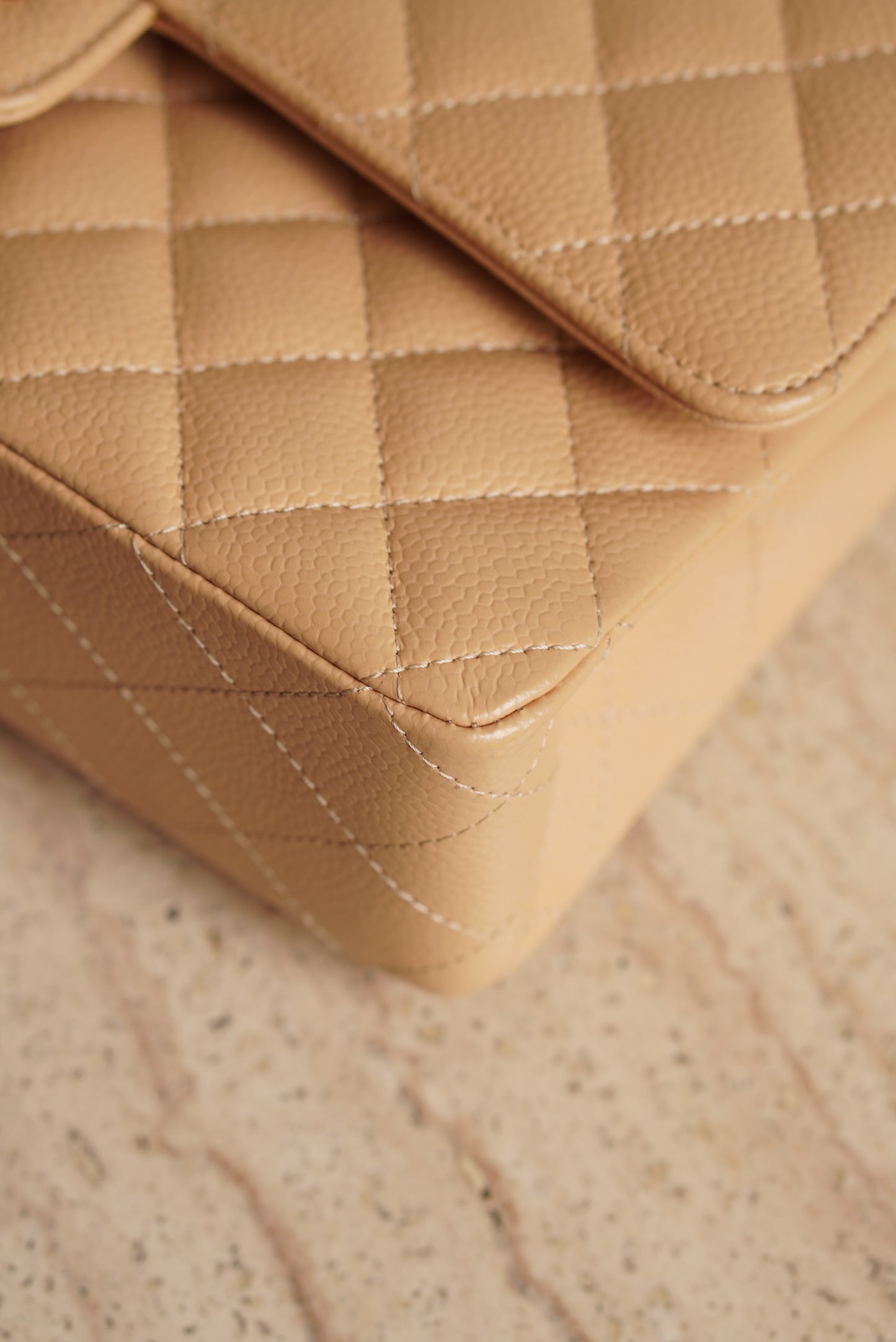 CHANEL CLASSIC MEDIUM DOUBLE FLAP | BEIGE