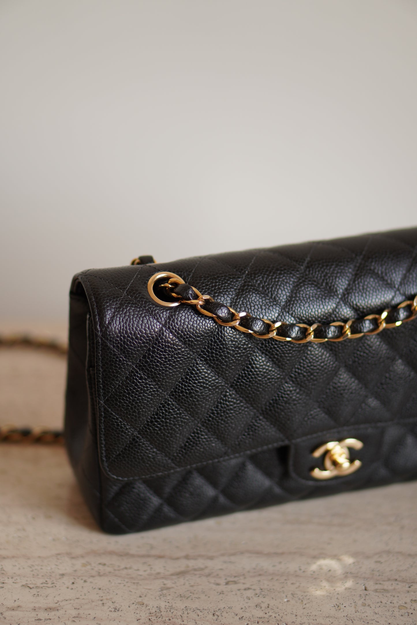 CHANEL CLASSIC MEDIUM DOUBLE FLAP