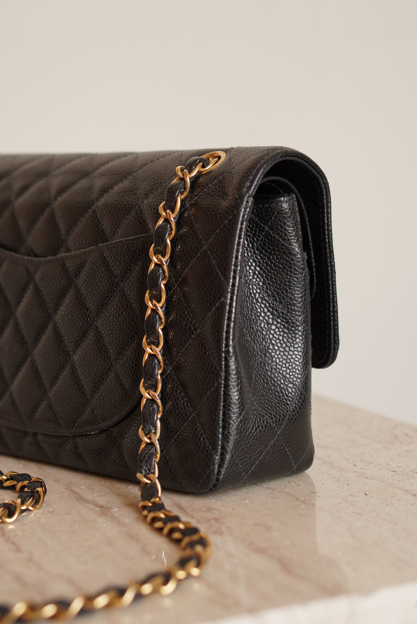 CHANEL CLASSIC MEDIUM DOUBLE FLAP