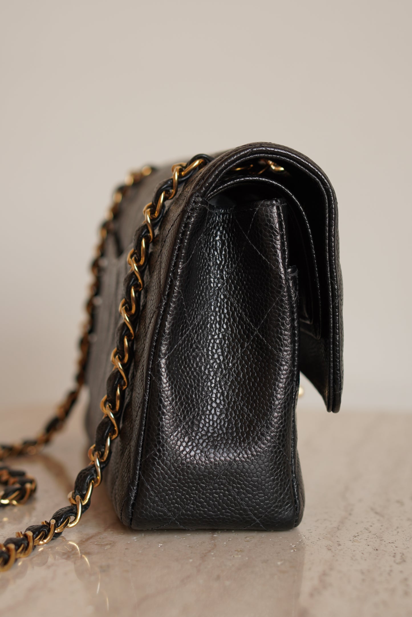 CHANEL CLASSIC MEDIUM DOUBLE FLAP