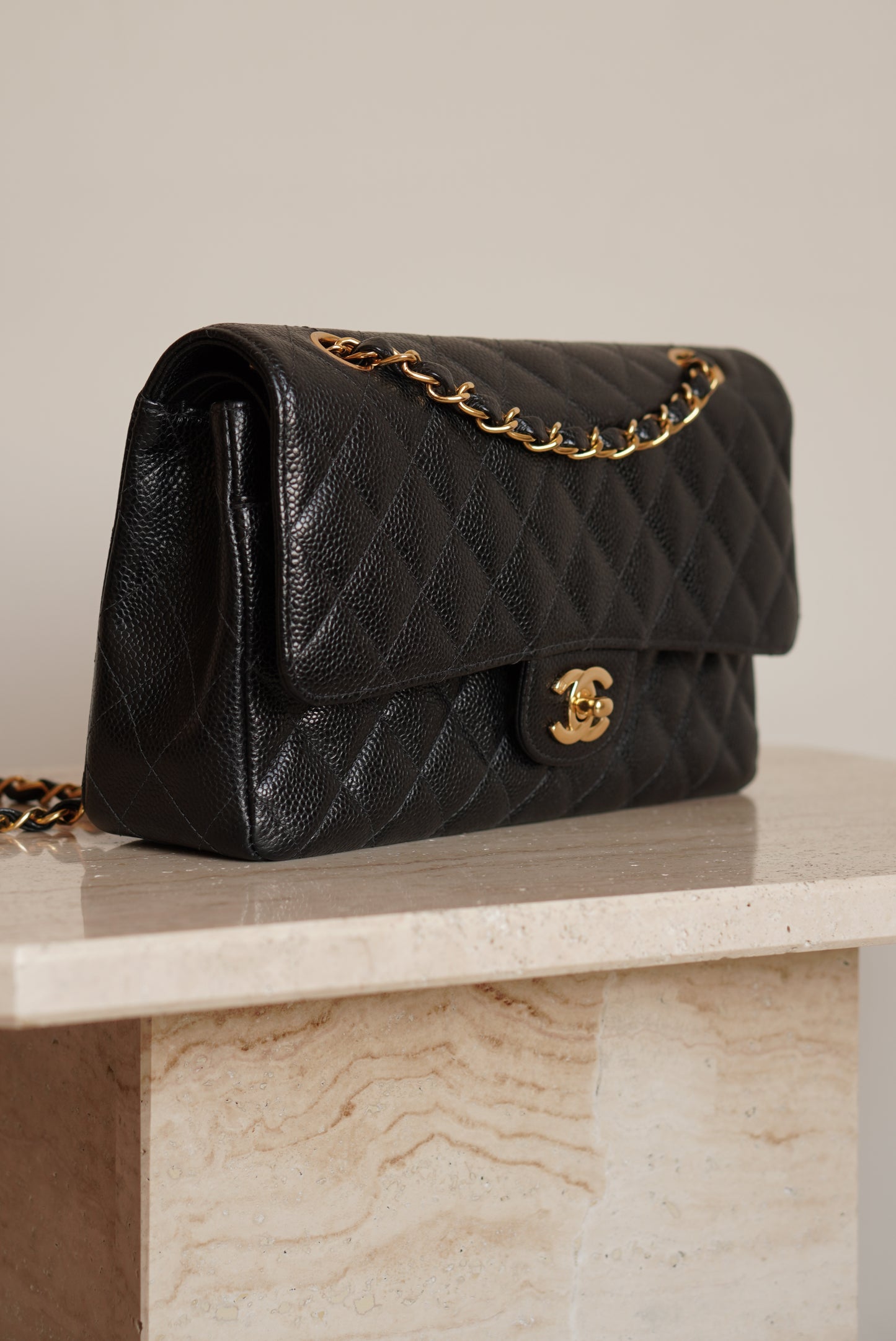 CHANEL CLASSIC MEDIUM DOUBLE FLAP