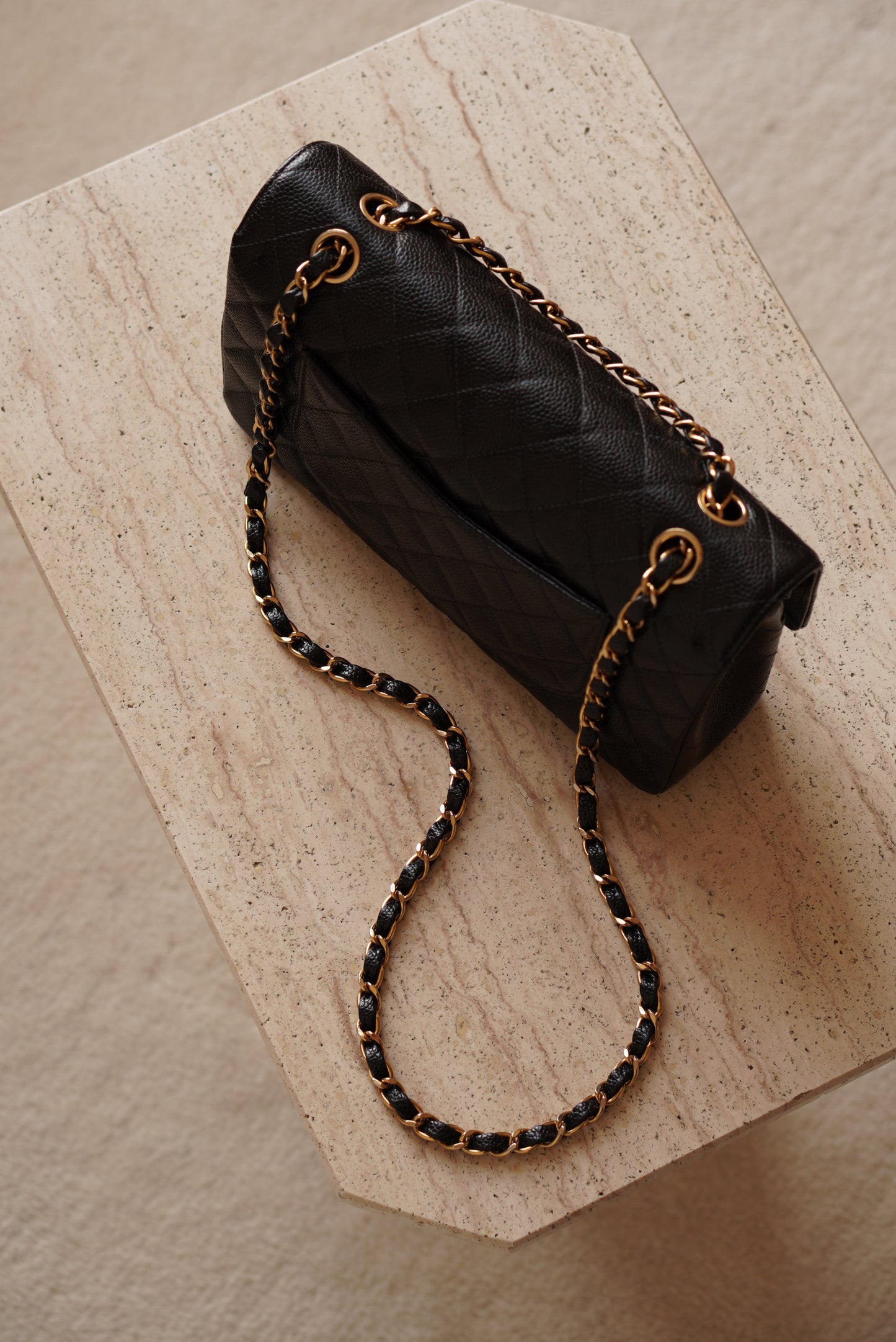 CHANEL CLASSIC MEDIUM DOUBLE FLAP