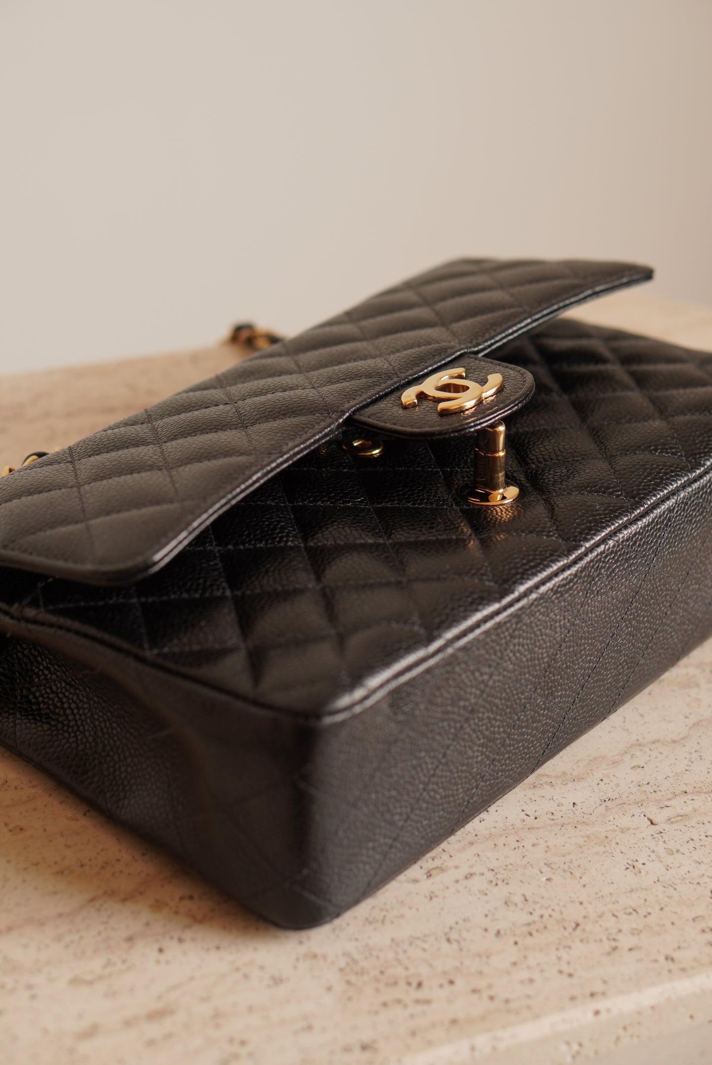 CHANEL CLASSIC MEDIUM DOUBLE FLAP