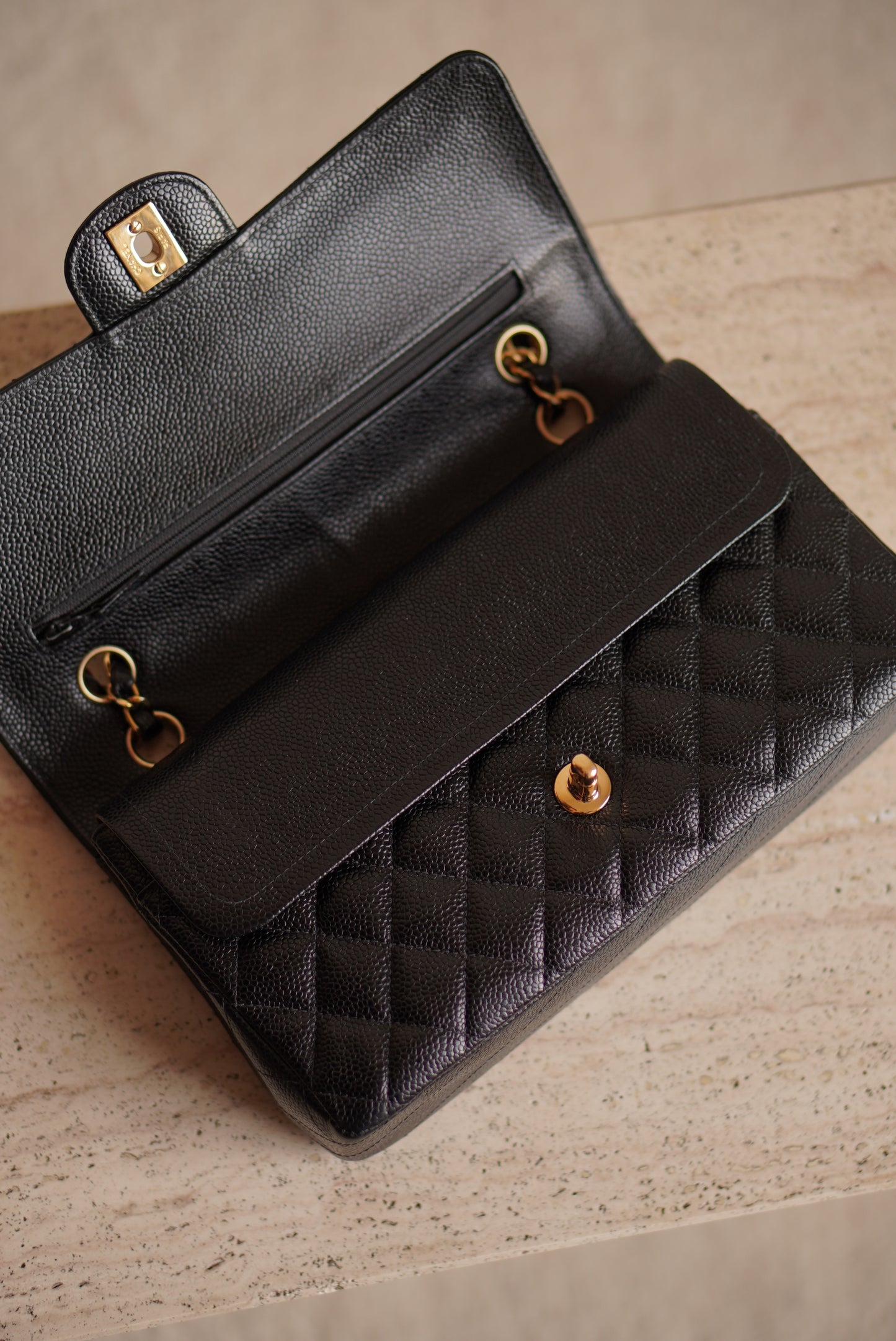 CHANEL CLASSIC MEDIUM DOUBLE FLAP