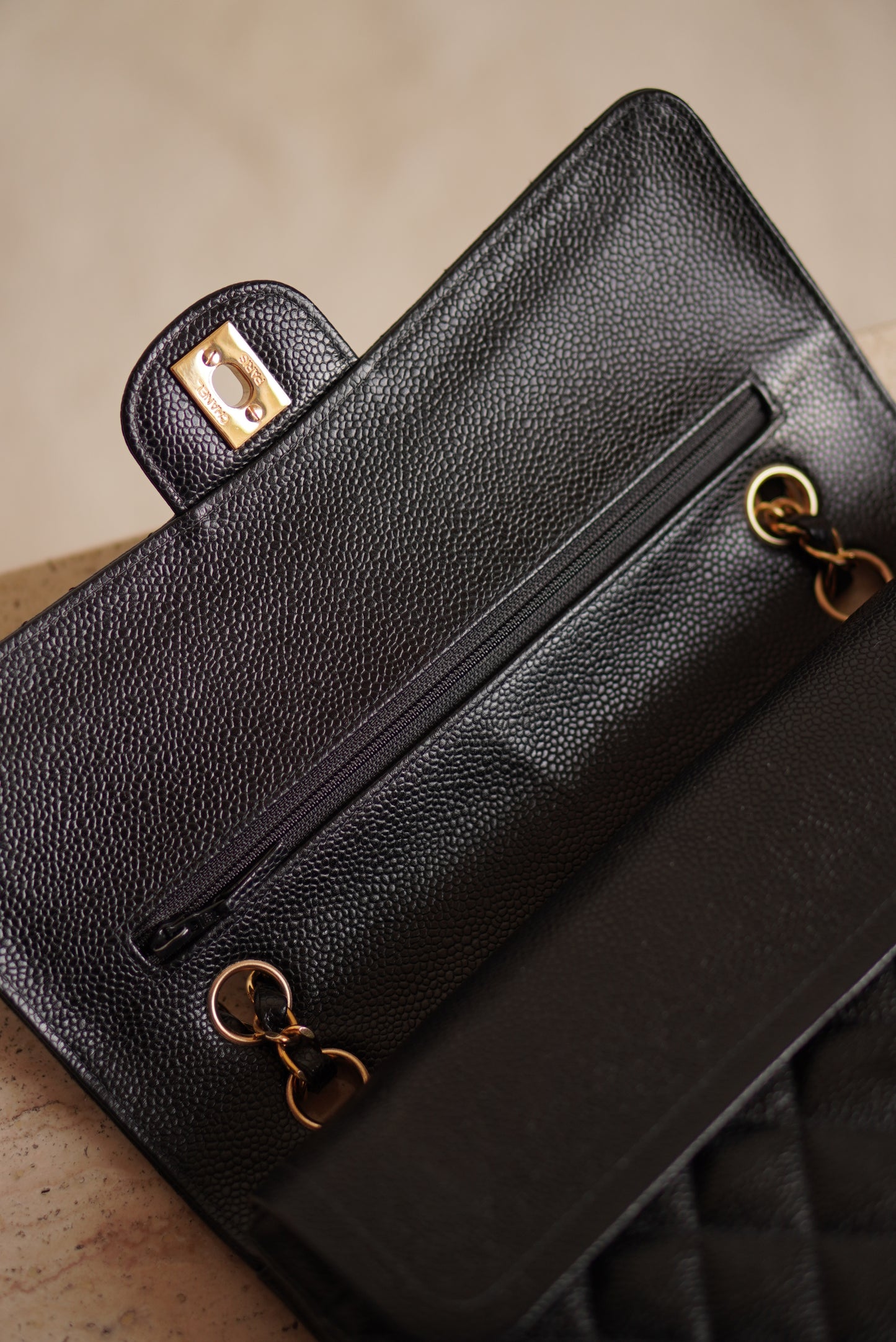 CHANEL CLASSIC MEDIUM DOUBLE FLAP