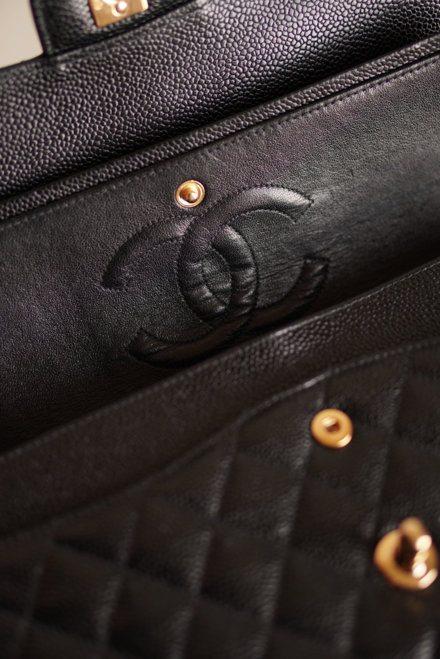 CHANEL CLASSIC MEDIUM DOUBLE FLAP