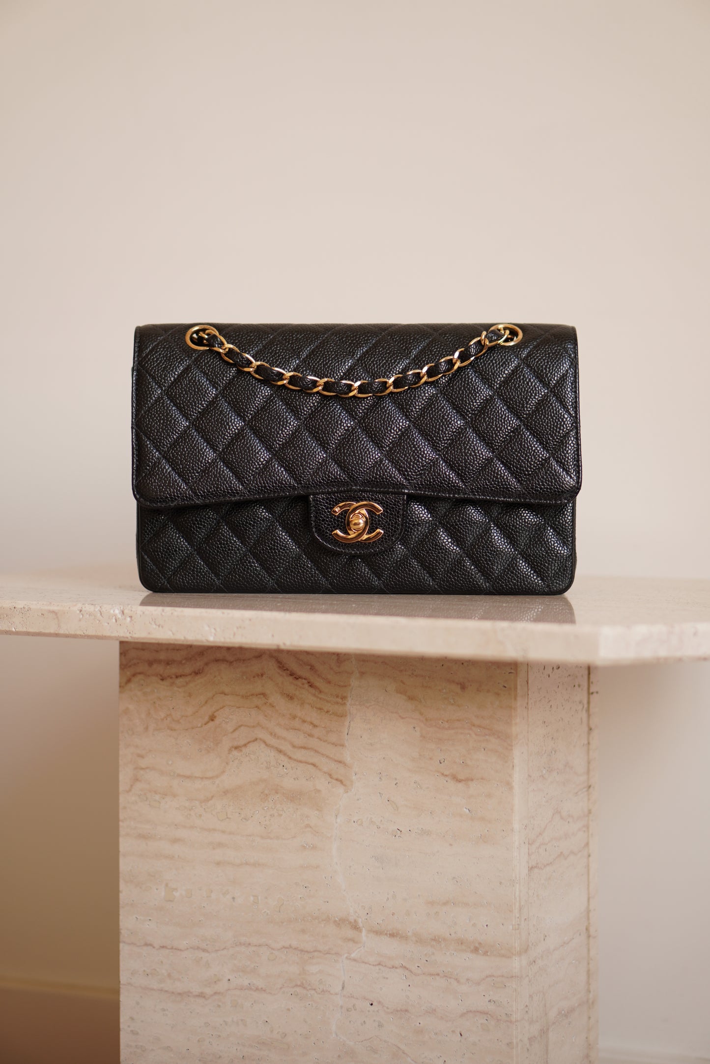 CHANEL CLASSIC MEDIUM DOUBLE FLAP | BLACK