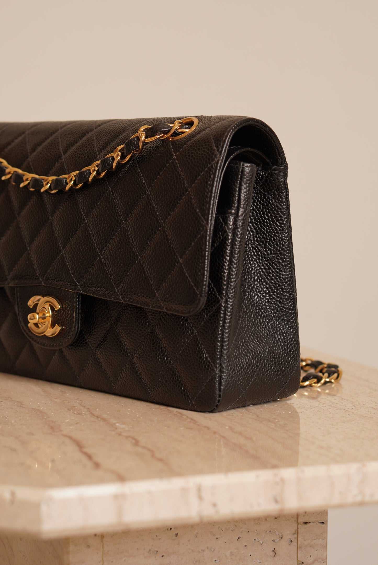 CHANEL CLASSIC MEDIUM DOUBLE FLAP | BLACK