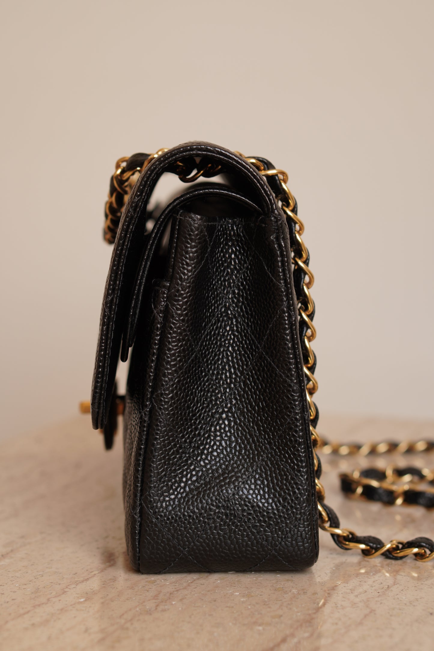 CHANEL CLASSIC MEDIUM DOUBLE FLAP | BLACK