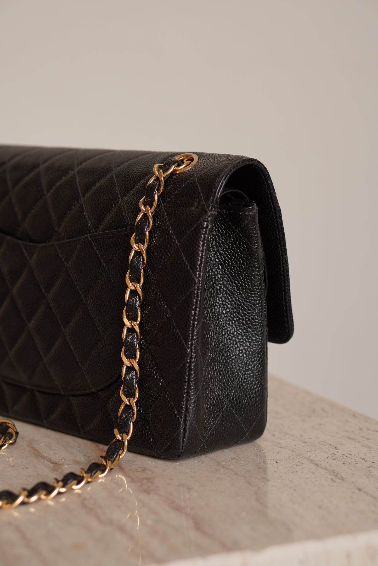 CHANEL CLASSIC MEDIUM DOUBLE FLAP | BLACK