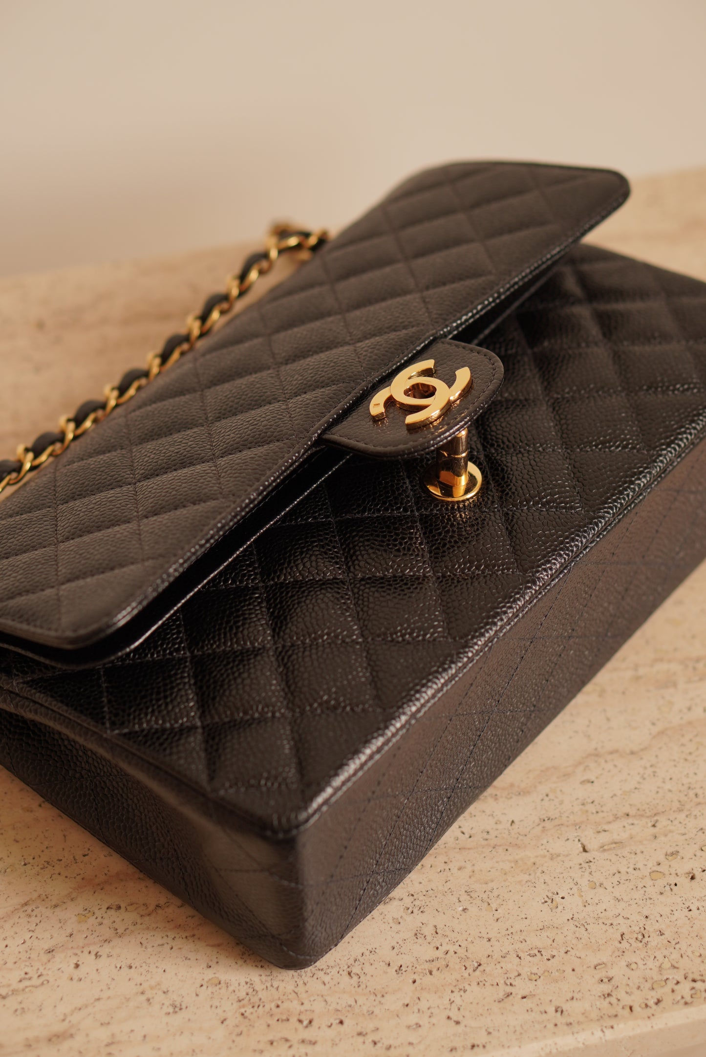 CHANEL CLASSIC MEDIUM DOUBLE FLAP | BLACK