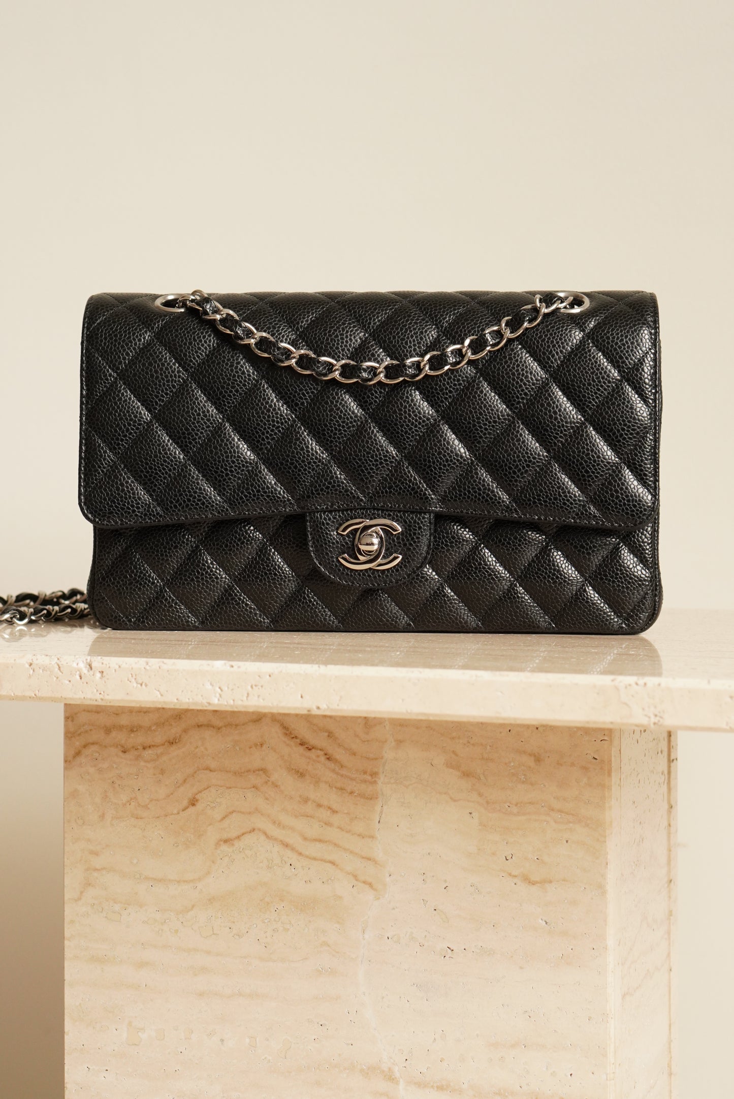 CHANEL CLASSIC MEDIUM DOUBLE FLAP | BLACK