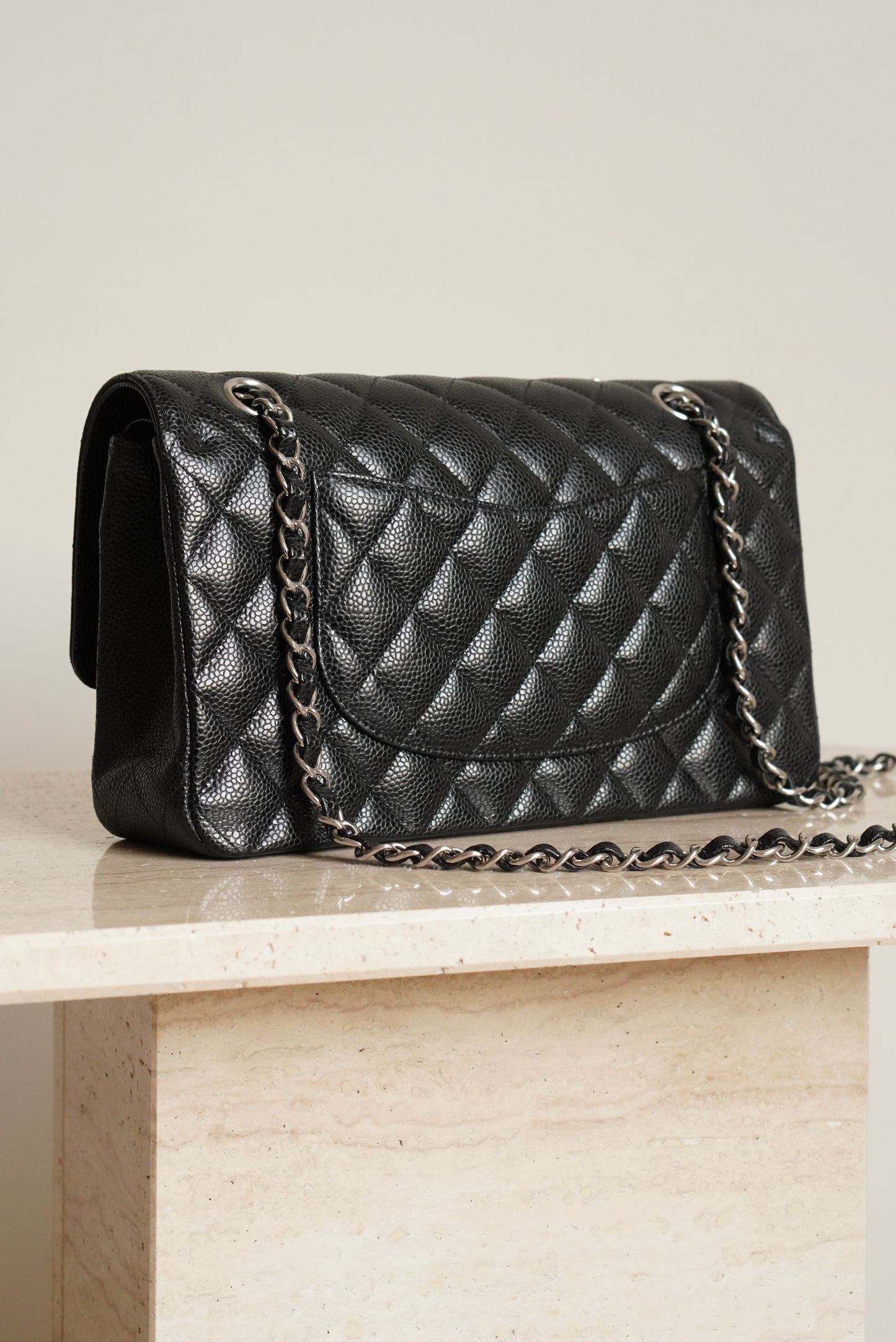 CHANEL CLASSIC MEDIUM DOUBLE FLAP | BLACK