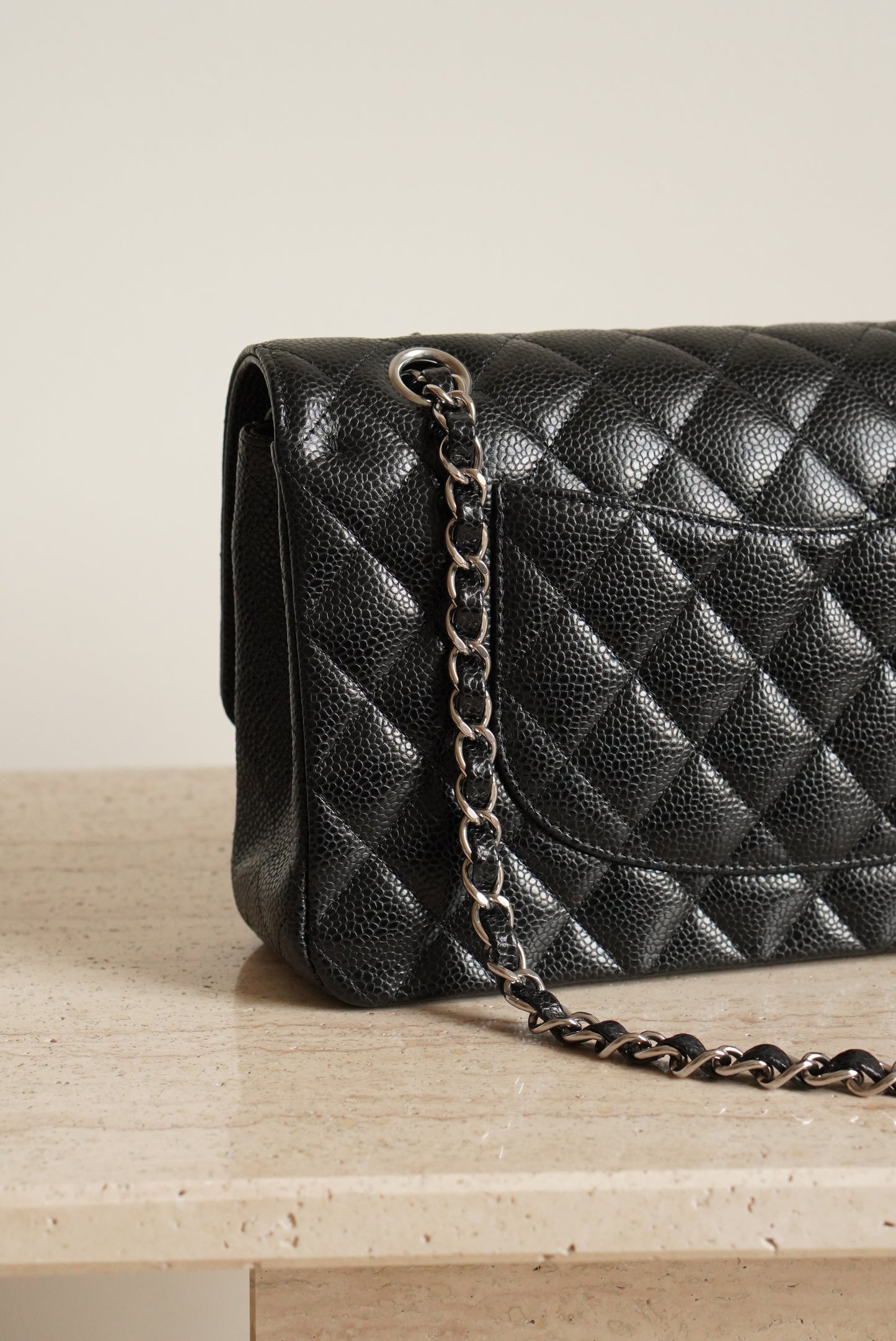 CHANEL CLASSIC MEDIUM DOUBLE FLAP | BLACK