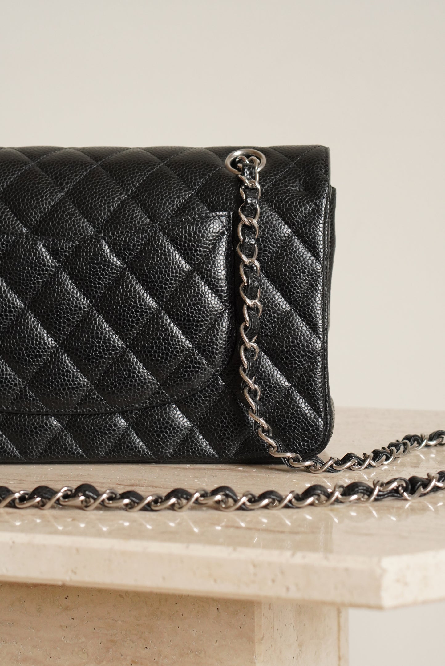 CHANEL CLASSIC MEDIUM DOUBLE FLAP | BLACK