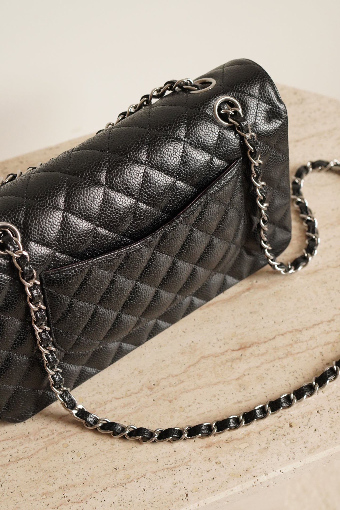 CHANEL CLASSIC MEDIUM DOUBLE FLAP | BLACK